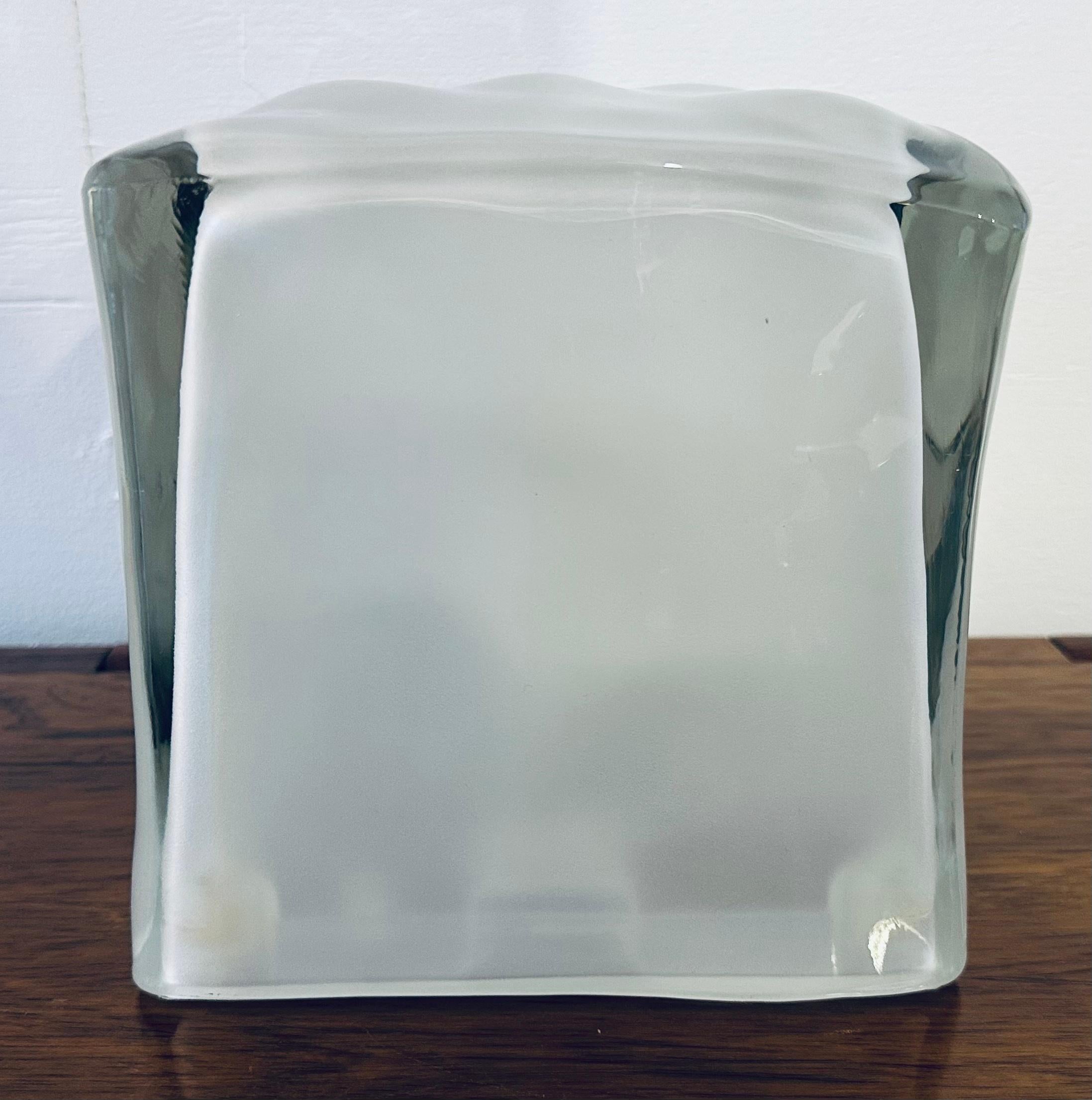 Lampe de bureau Swedish Frosted Iconic Cube 'Iviken' (années 1990) en vente 9