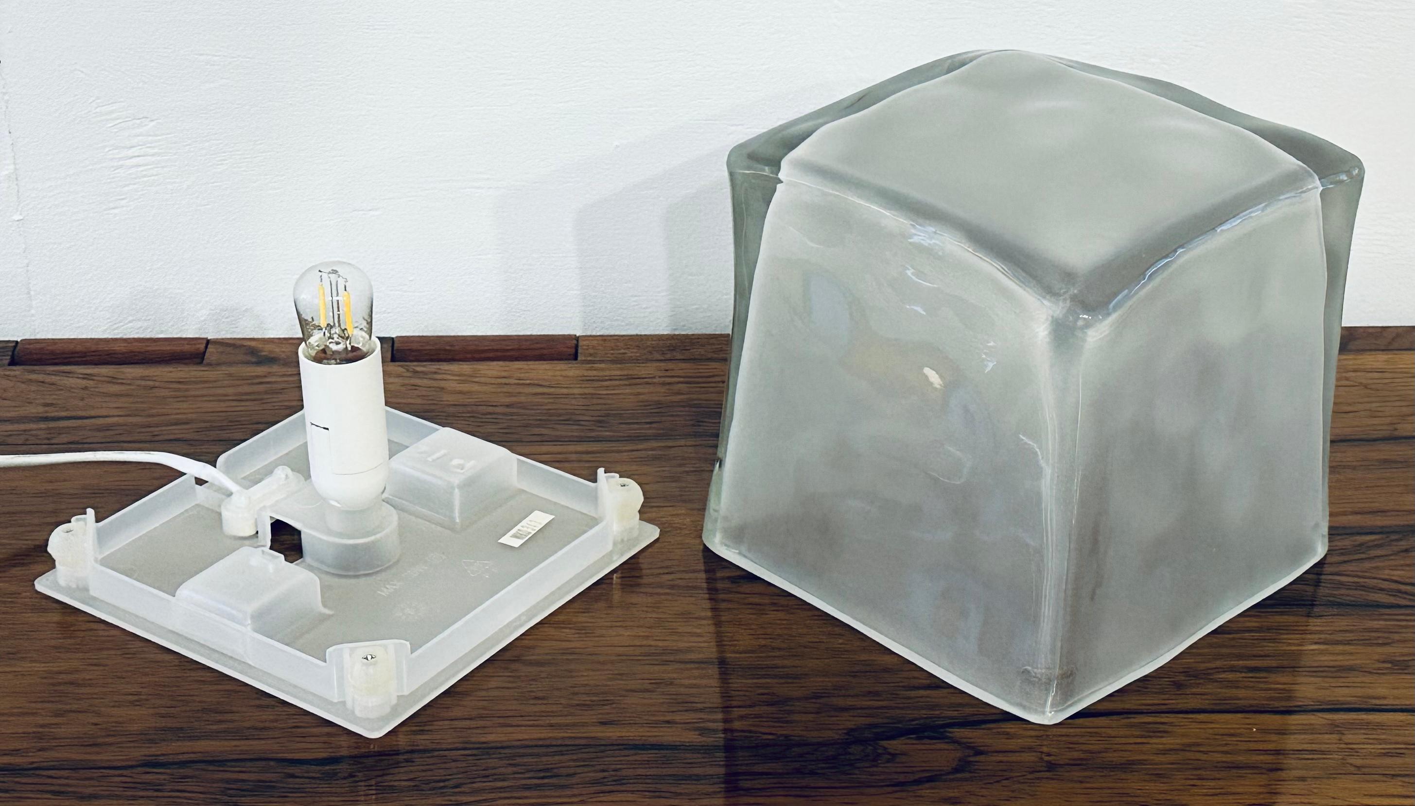1990s IKEA Swedish Frosted Iconic Iced Glass Cube 'Iviken' Table Lamp  For Sale 2