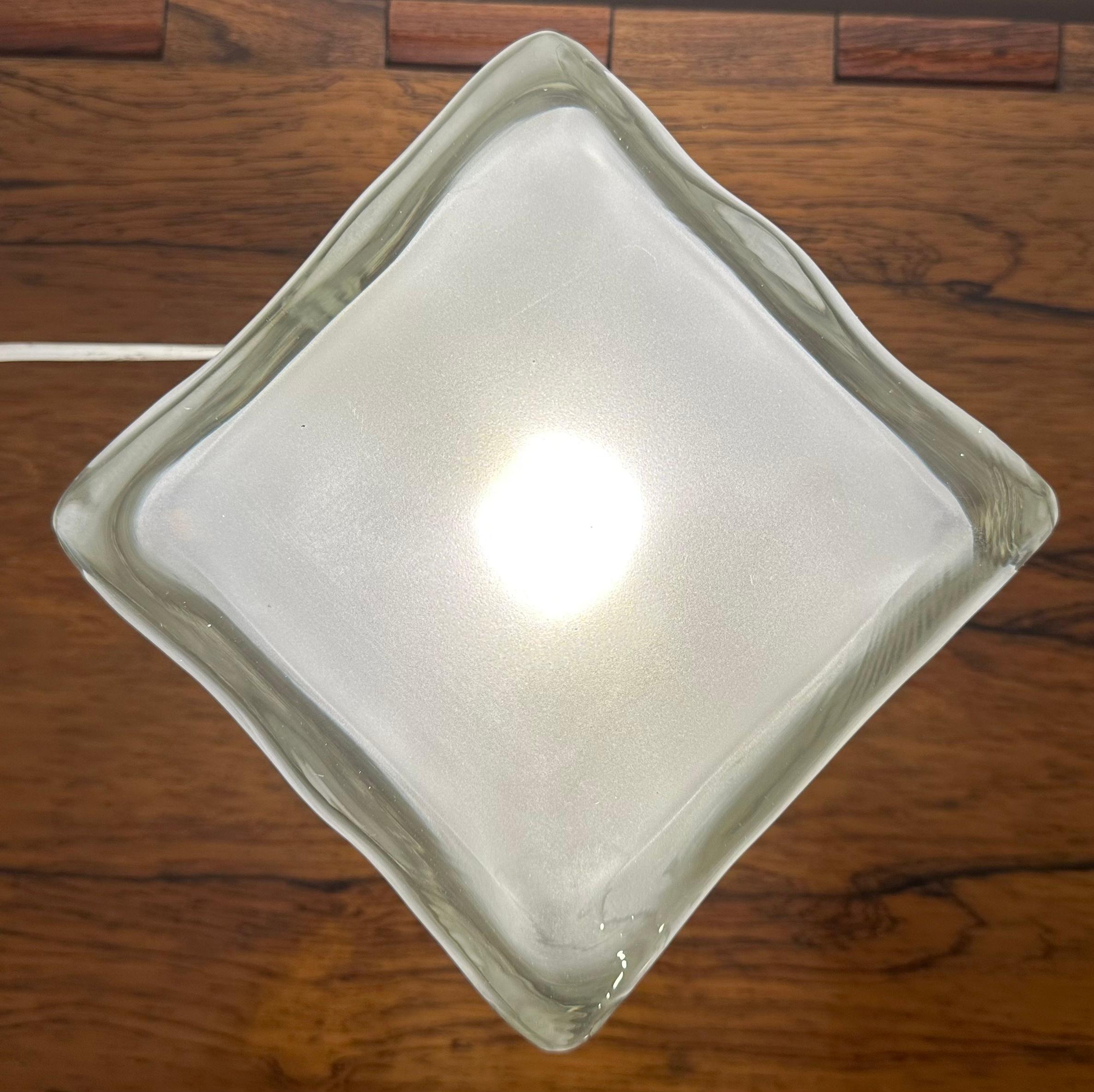 Lampe de bureau Swedish Frosted Iconic Cube 'Iviken' (années 1990) en vente 1