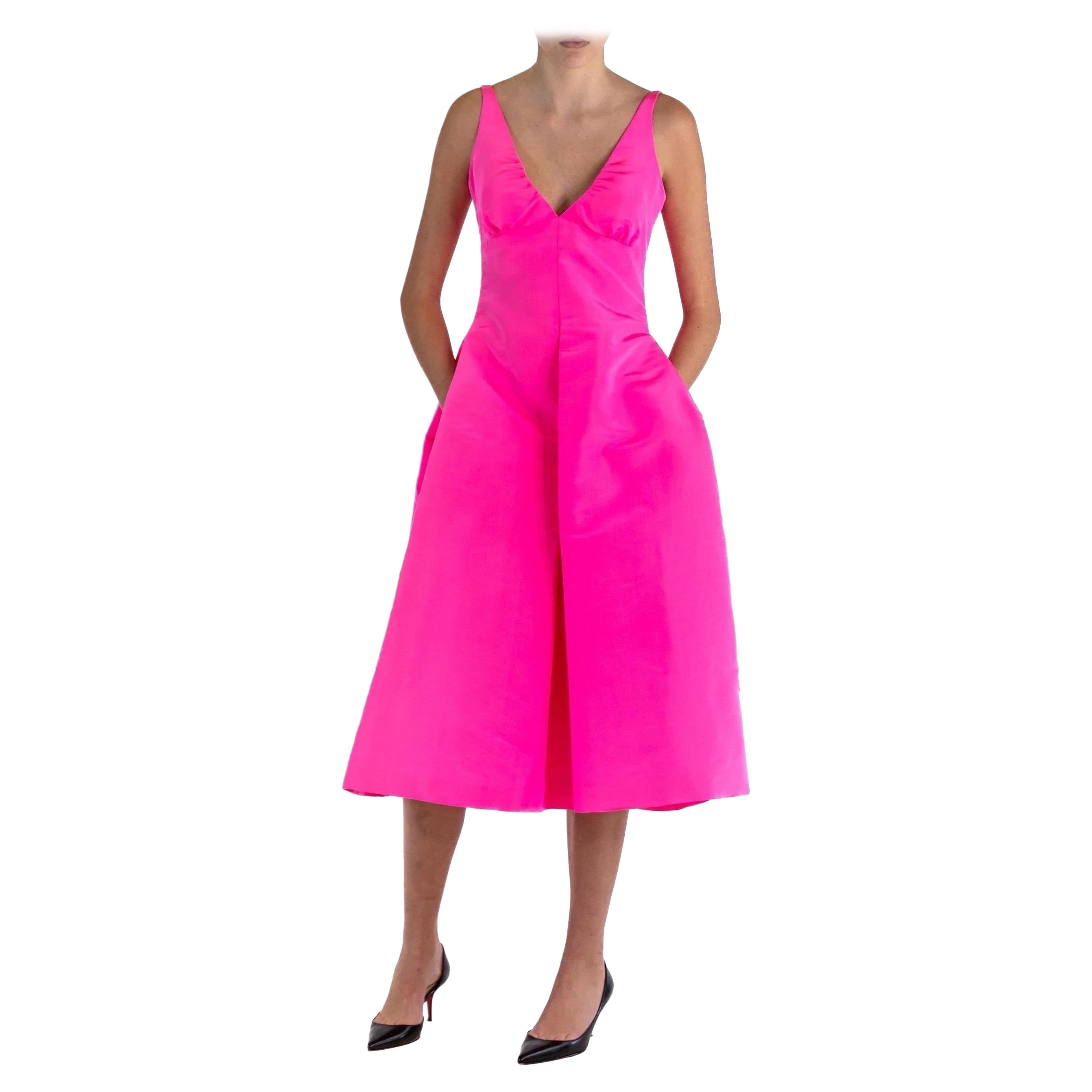 ISAAC MIZRAHI Robe de cocktail rose vif en faille de soie des années 1990
