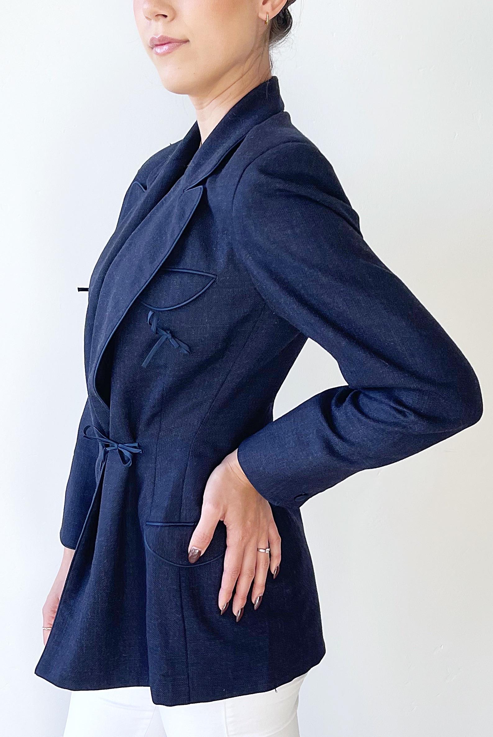 1990s Isaac Mizrahi Navy Blue Denim Like Size 6 8 Vintage 90s Wrap Blazer Jacket For Sale 4