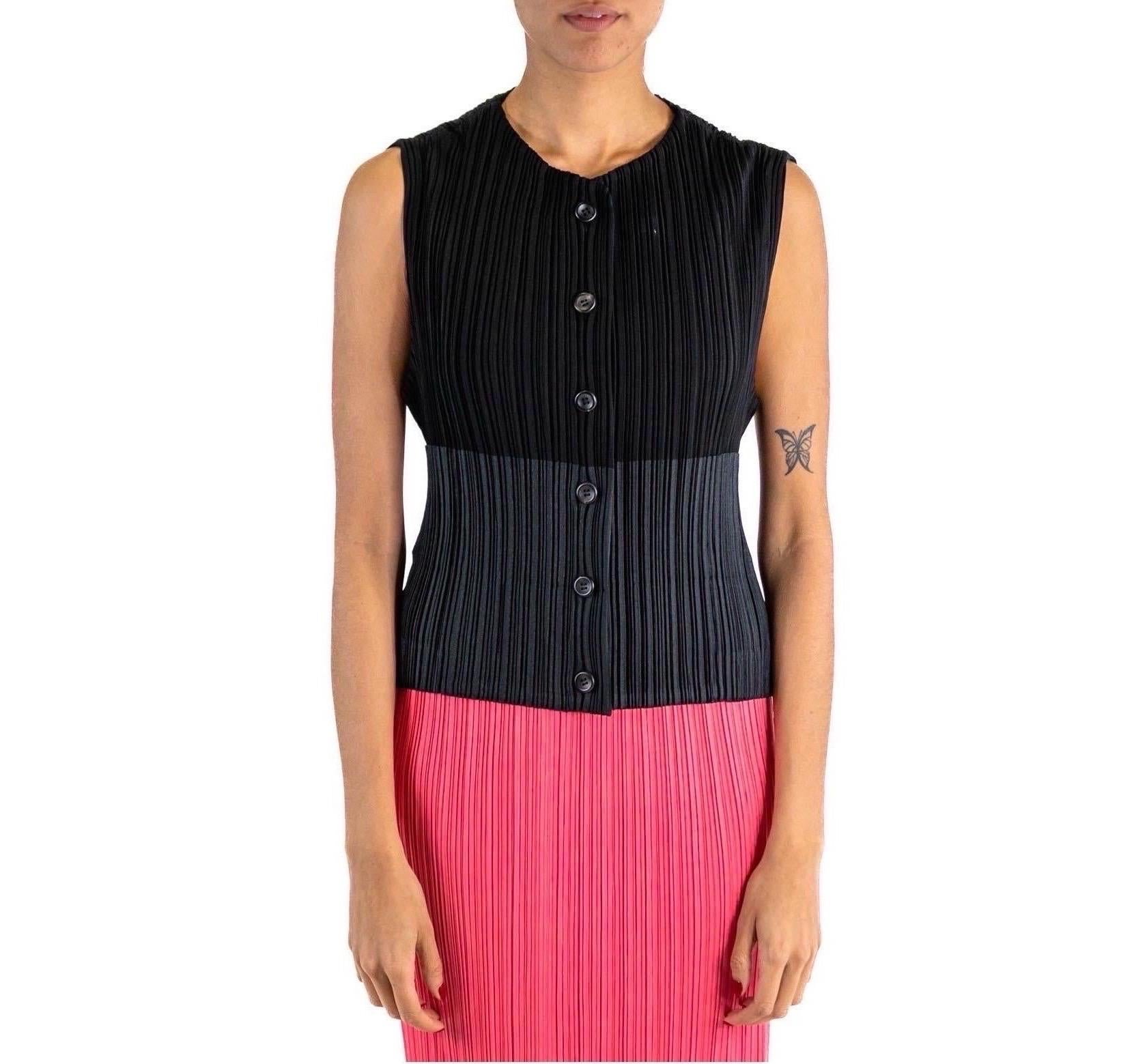 1990S ISSEY MIYAKE Black Pleated Polyester Top With Attached Draped Sash In Excellent Condition For Sale In New York, NY