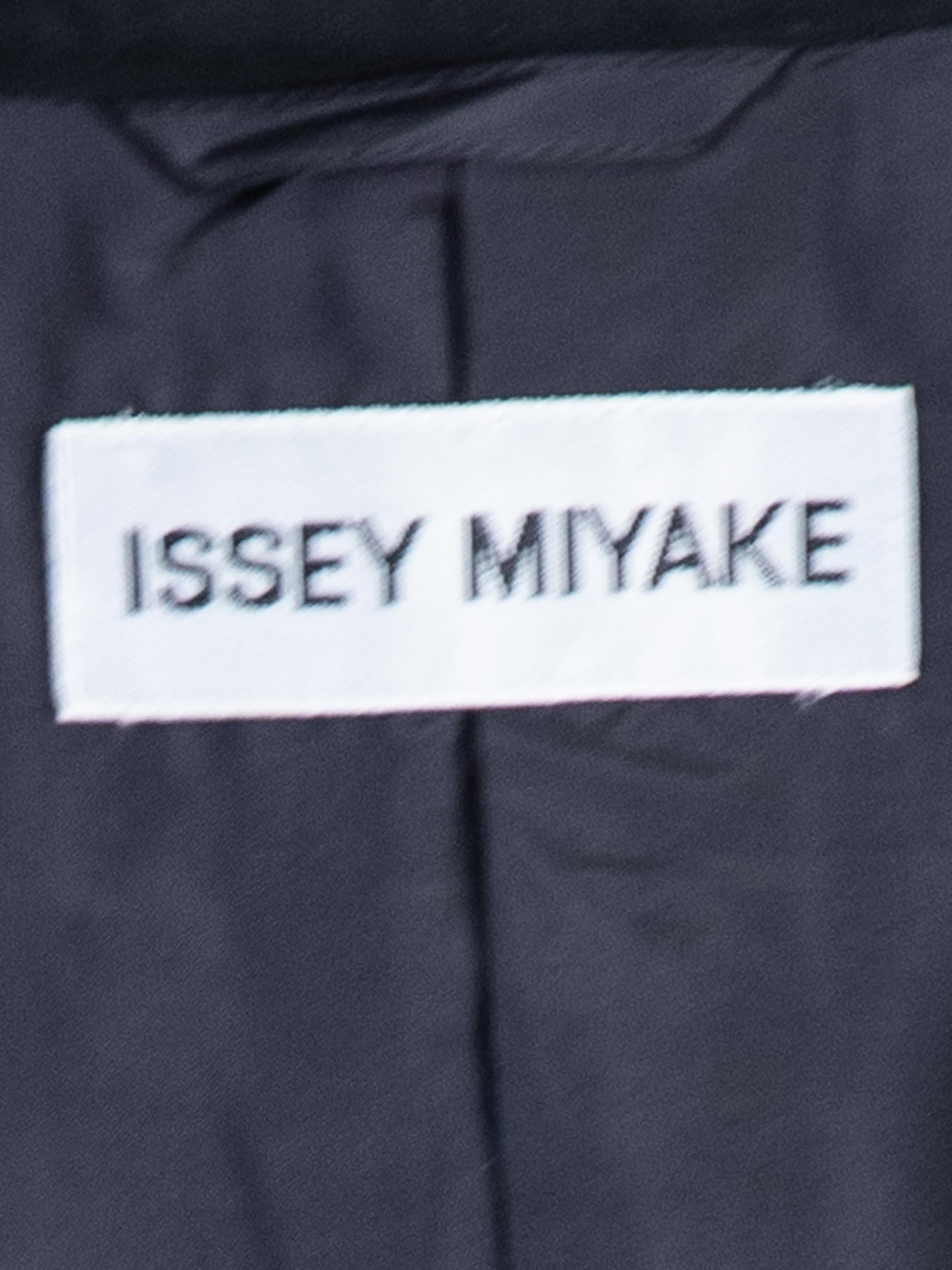 1990S ISSEY MIYAKE Black Rayon Blend Lightweight Pucker Double-Weave Pant Suit For Sale 7