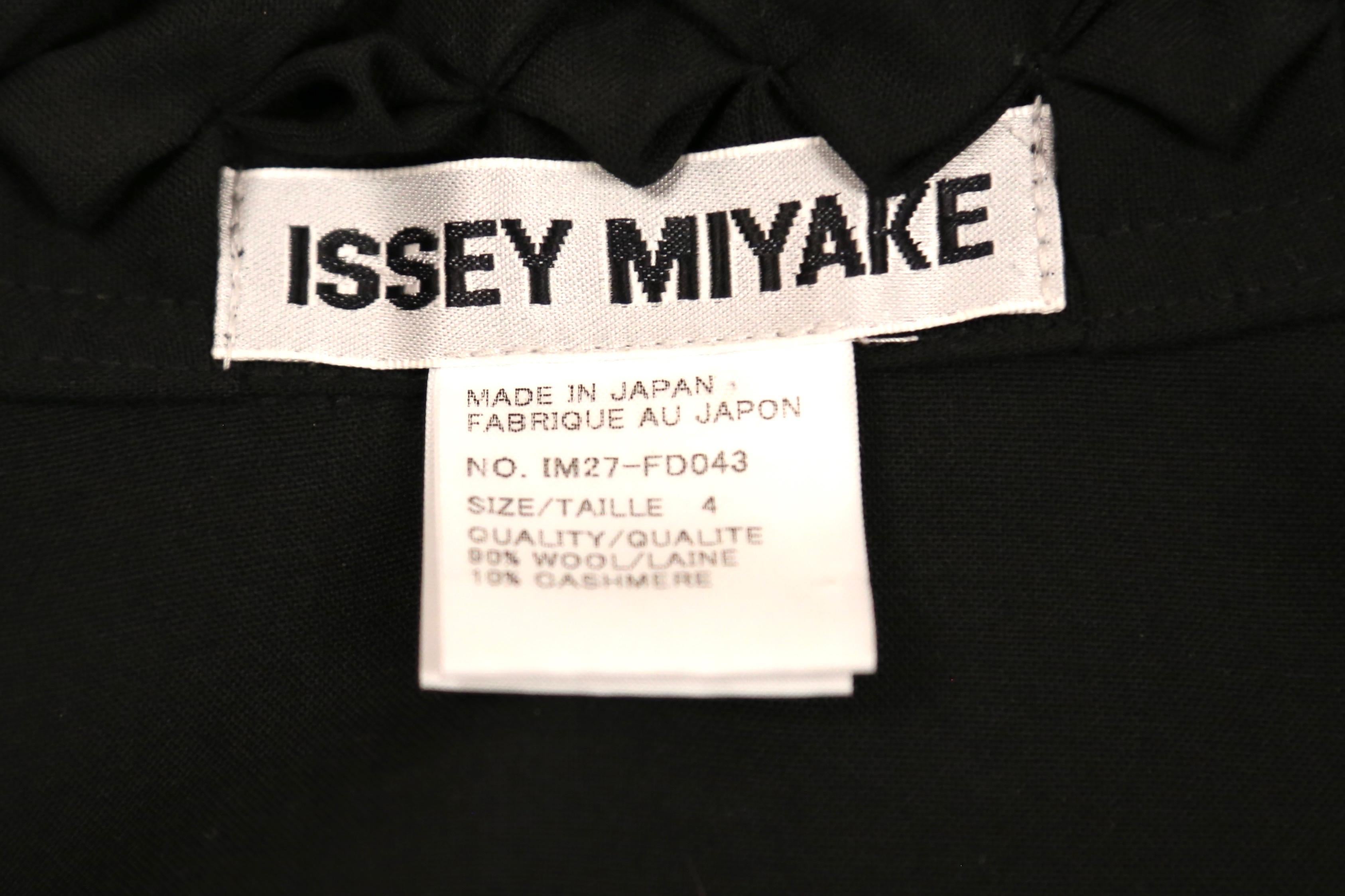 Issey Miyake - Veste en laine et cachemire noire avec col en origami, années 1990 en vente 1
