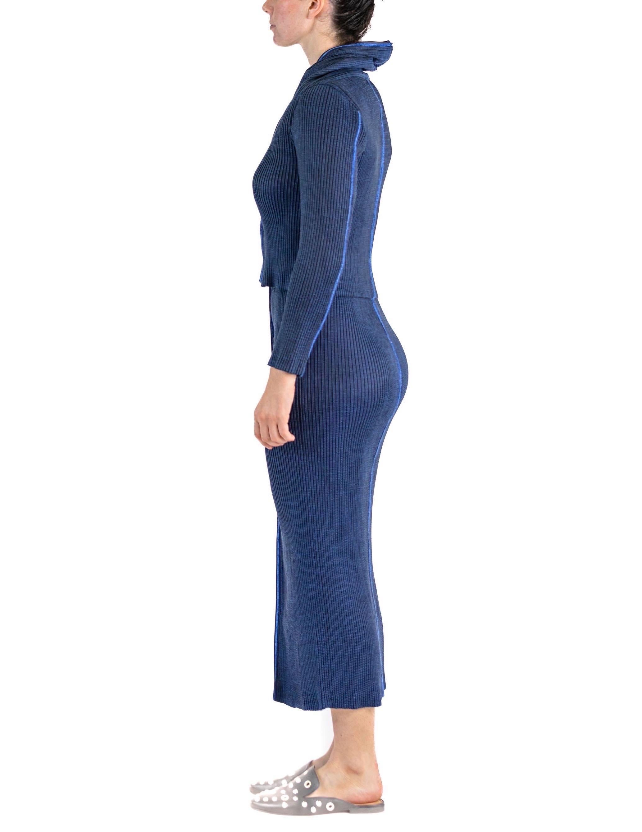 1990S ISSEY MIYAKE Blue & Black Polyester Pleated Woven Knit Skirt Suit With Bu In Excellent Condition For Sale In New York, NY