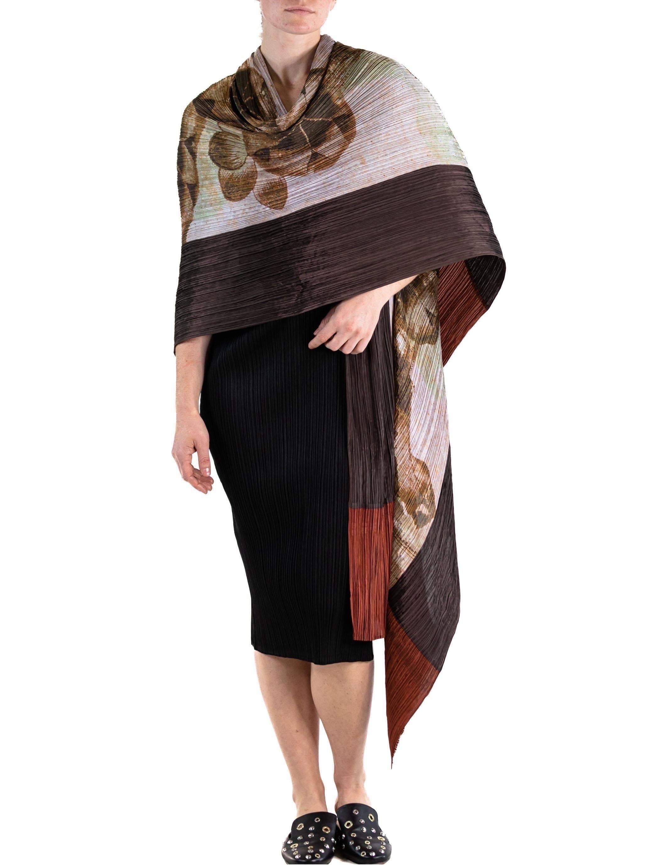 1990S ISSEY MIYAKE Dark Chocolate Brown Polyester Pleated Shawl With Floral Pri For Sale 2