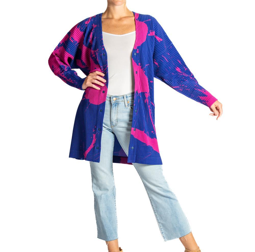1990er ISSEY MIYAKE Dunkellila & Fuscia Polyester plissierter Herren Splatter Druck J Damen im Angebot