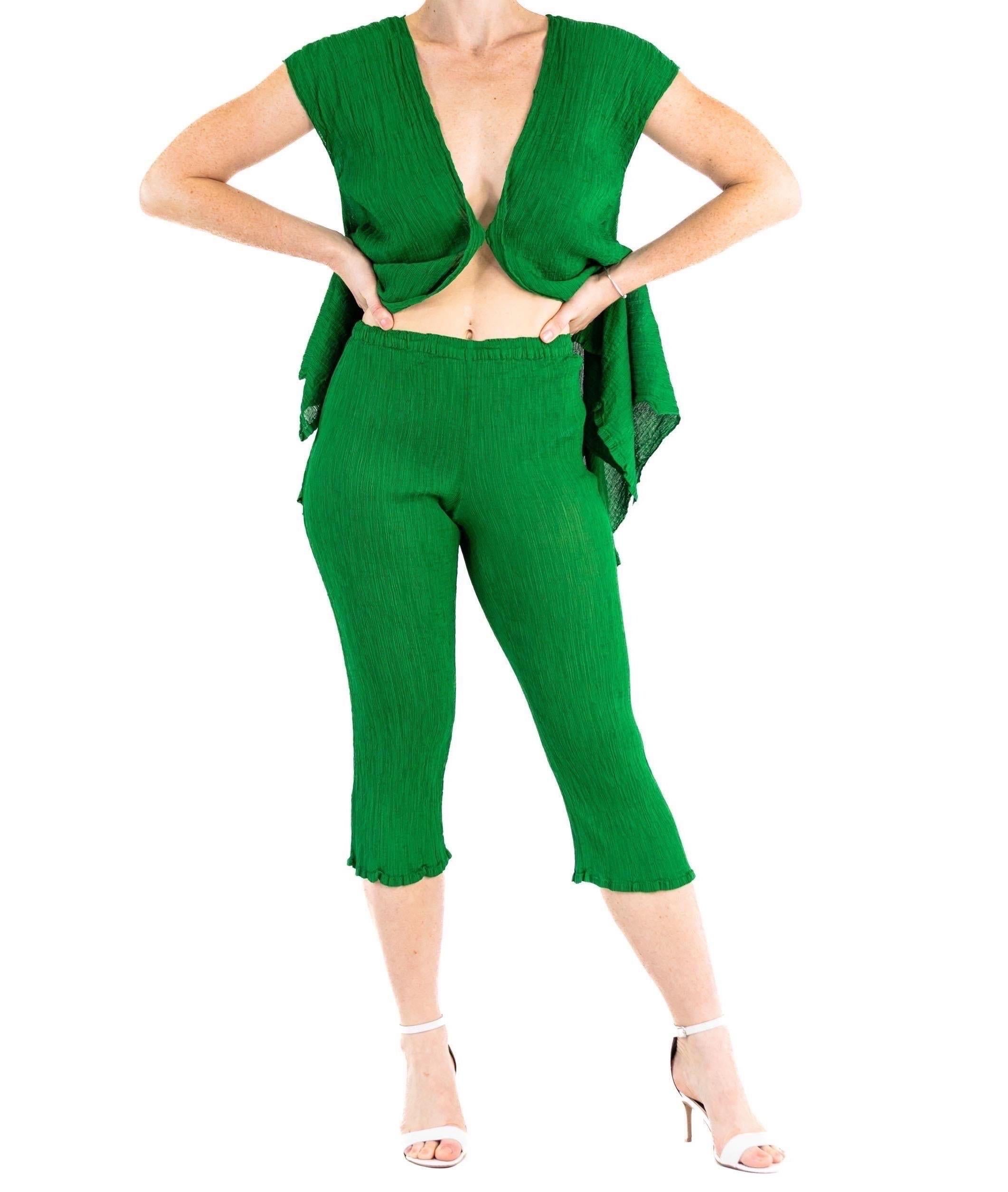 1990S ISSEY MIYAKE Grass Green Polyester Crinkle Pleated Top And Pants Ensemble For Sale 5