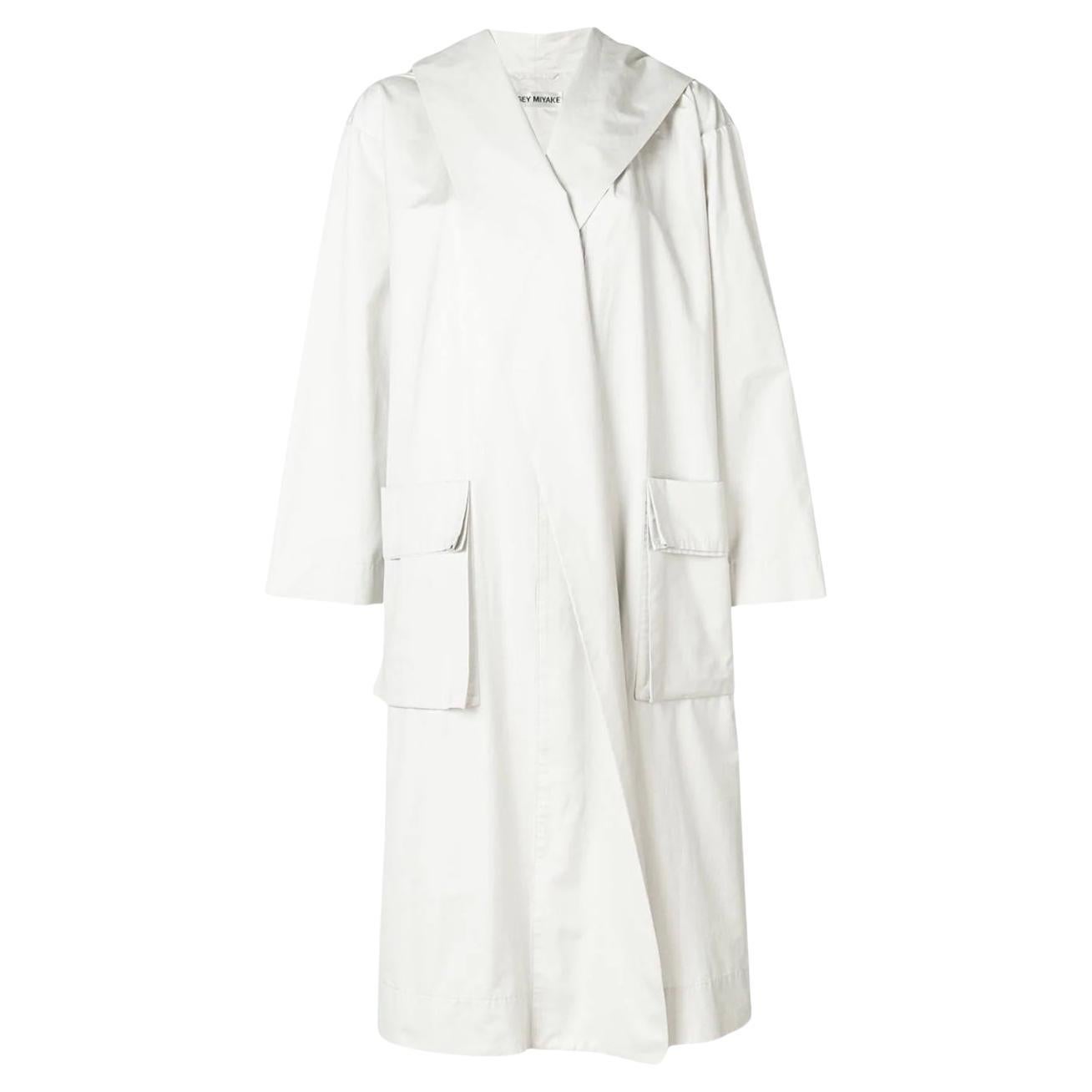 1990s Issey Miyake hooded light trench coat For Sale