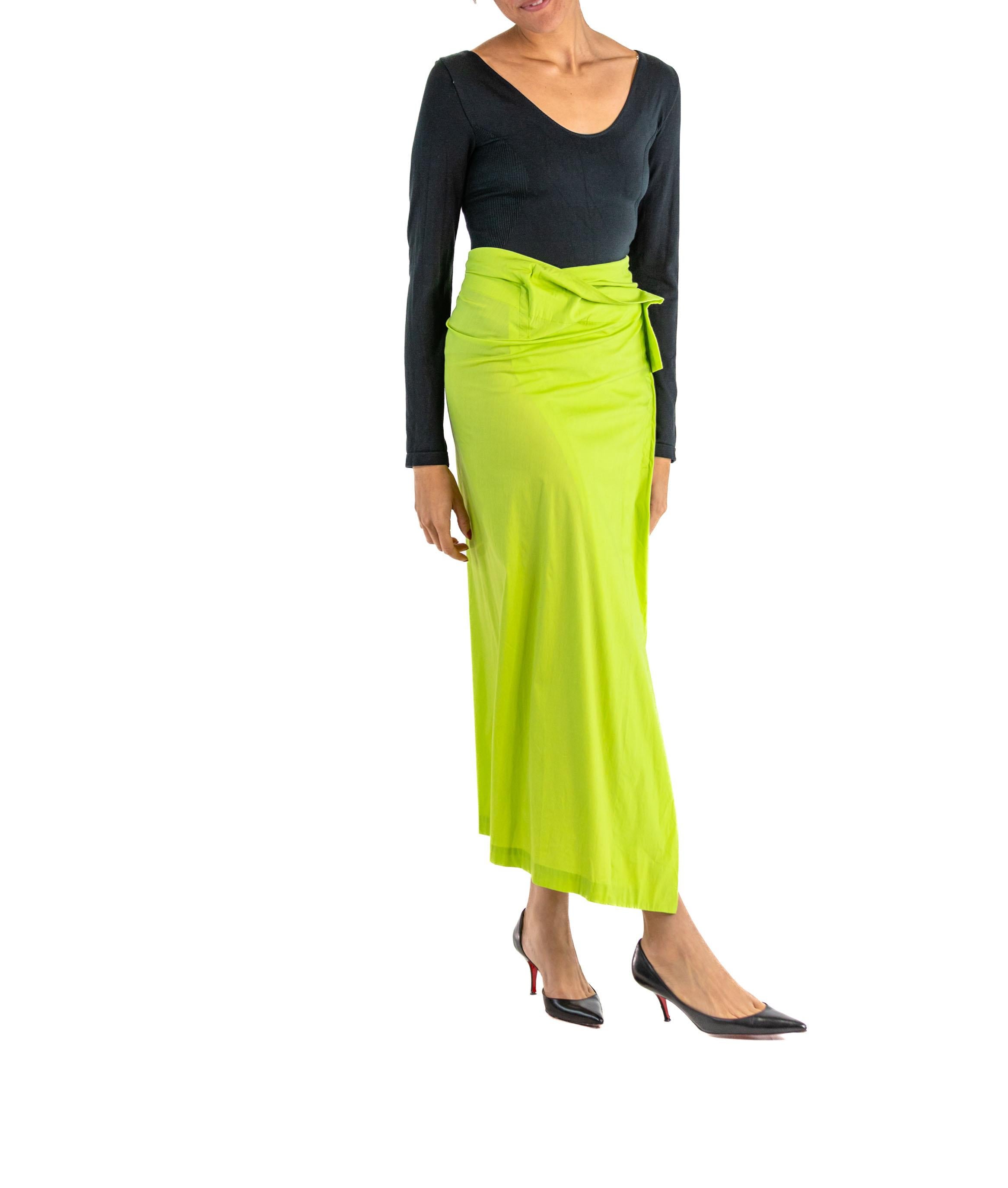 1990S ISSEY MIYAKE Lime Green & Black Rayon Blend Scoop Neck Top Skirt Ensemble For Sale 2