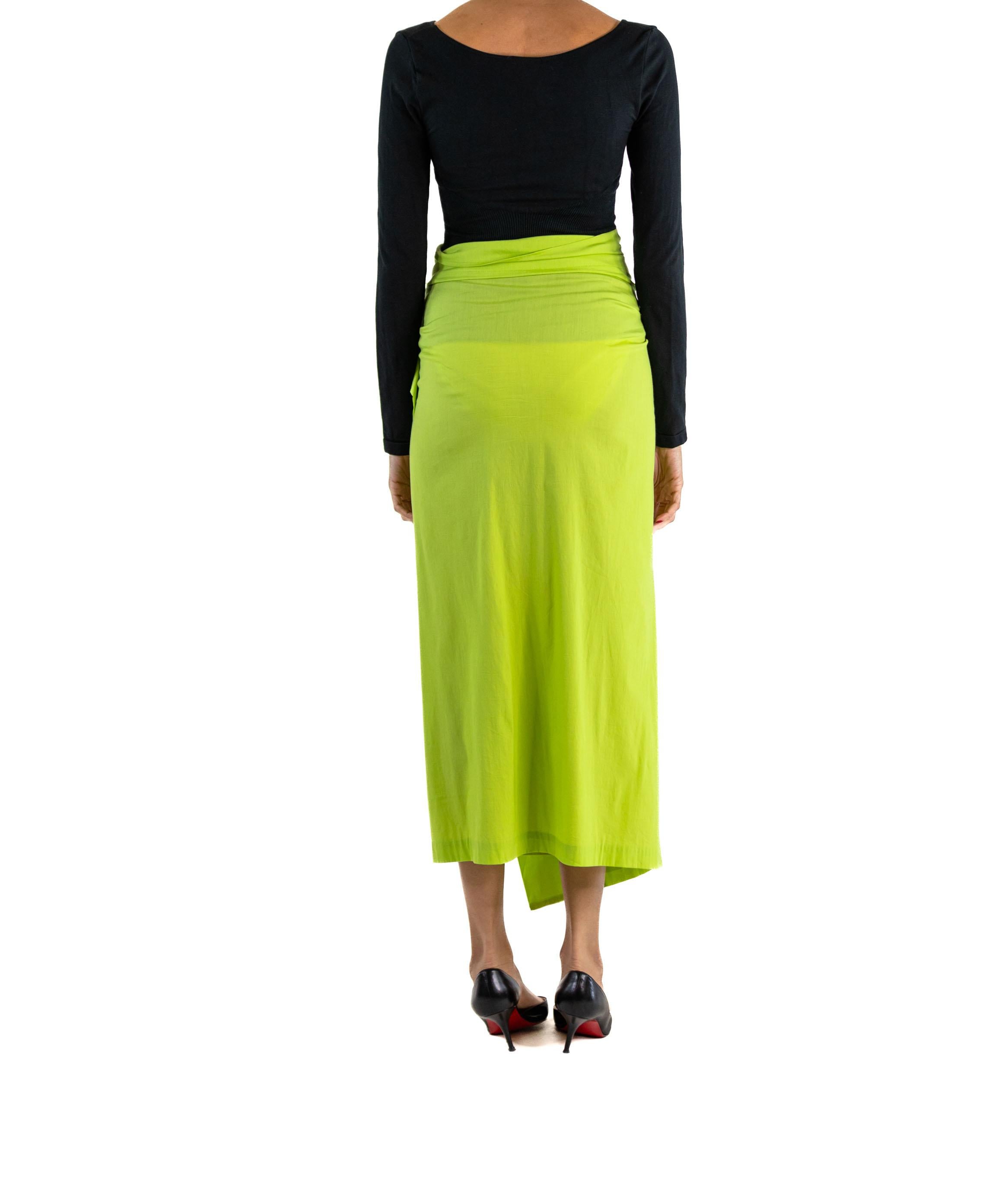 1990S ISSEY MIYAKE Lime Green & Black Rayon Blend Scoop Neck Top Skirt Ensemble For Sale 4