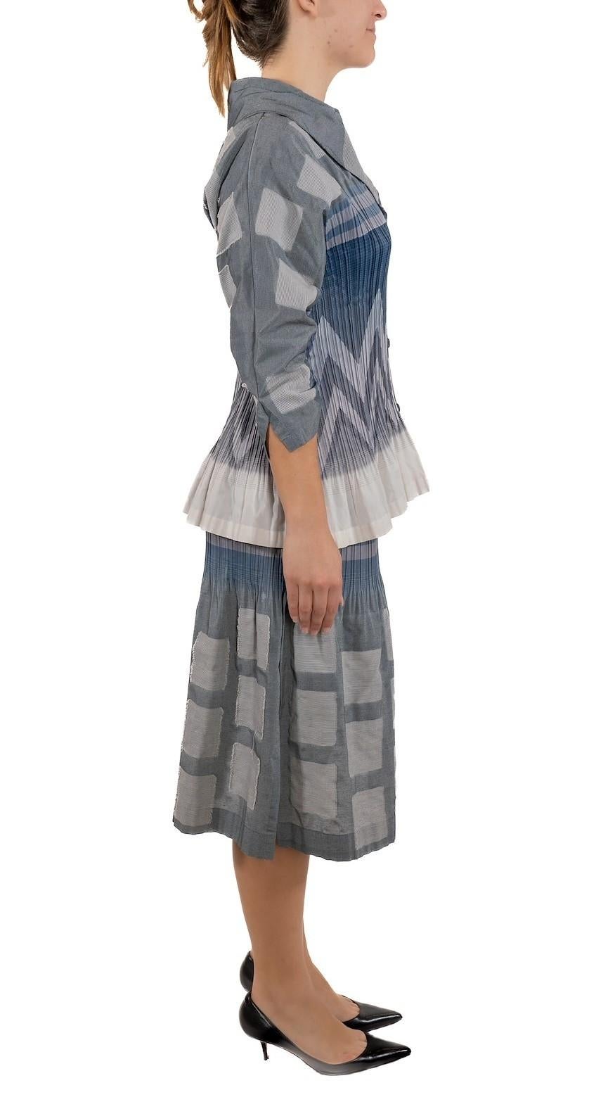 1990S Issey Miyake Gemischtes Ensemble aus plissiertem Poly/Baumwoll-Rock und Jacke im Angebot 2