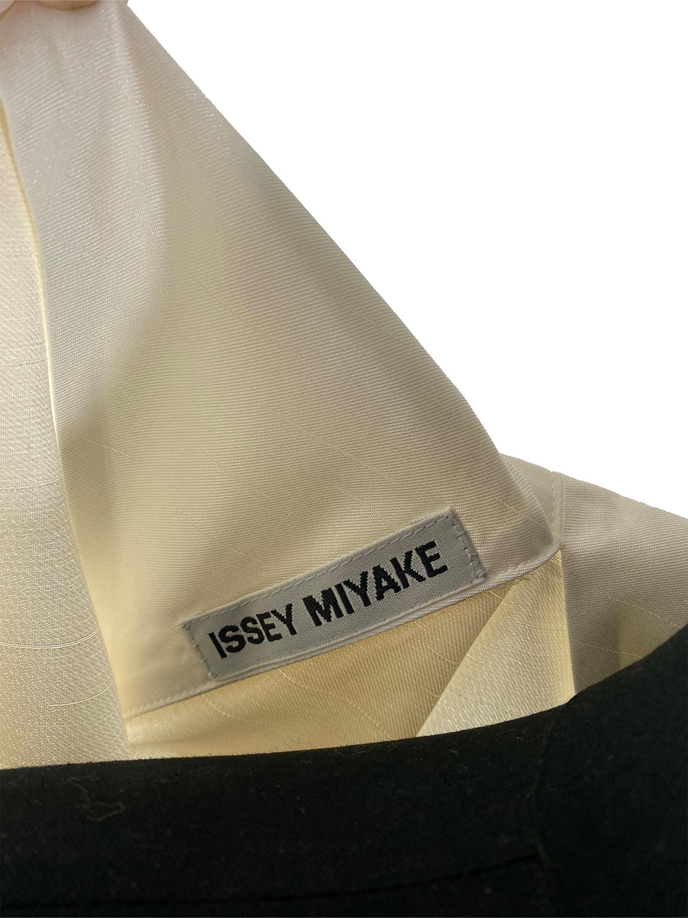 Women's 1990’s Issey Miyake Oatmeal, Cream And Off-White Silk Mixture Top For Sale