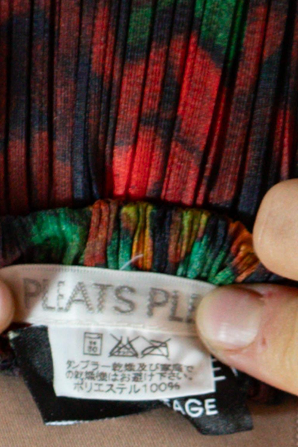 1990S Falda Issey Miyake Pleats Please Rojo Verde Poliéster Estampado Geométrico en venta 3