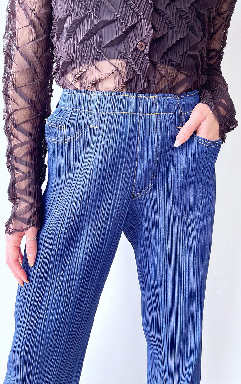 1990s Issey Miyake Pleats Please Trompe L display picture 1