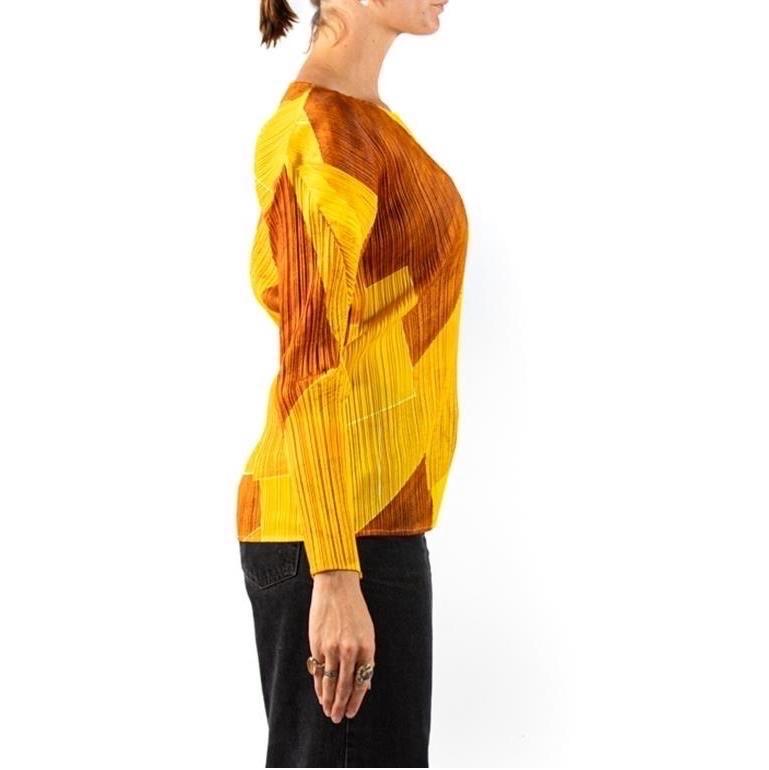 Donna 1990S ISSEY MIYAKE Pleats Please Top in poliestere geometrico giallo in vendita