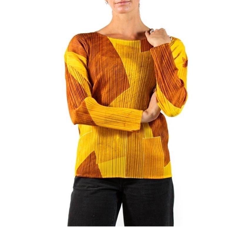 1990S ISSEY MIYAKE Pleats Please Top in poliestere geometrico giallo in vendita 1