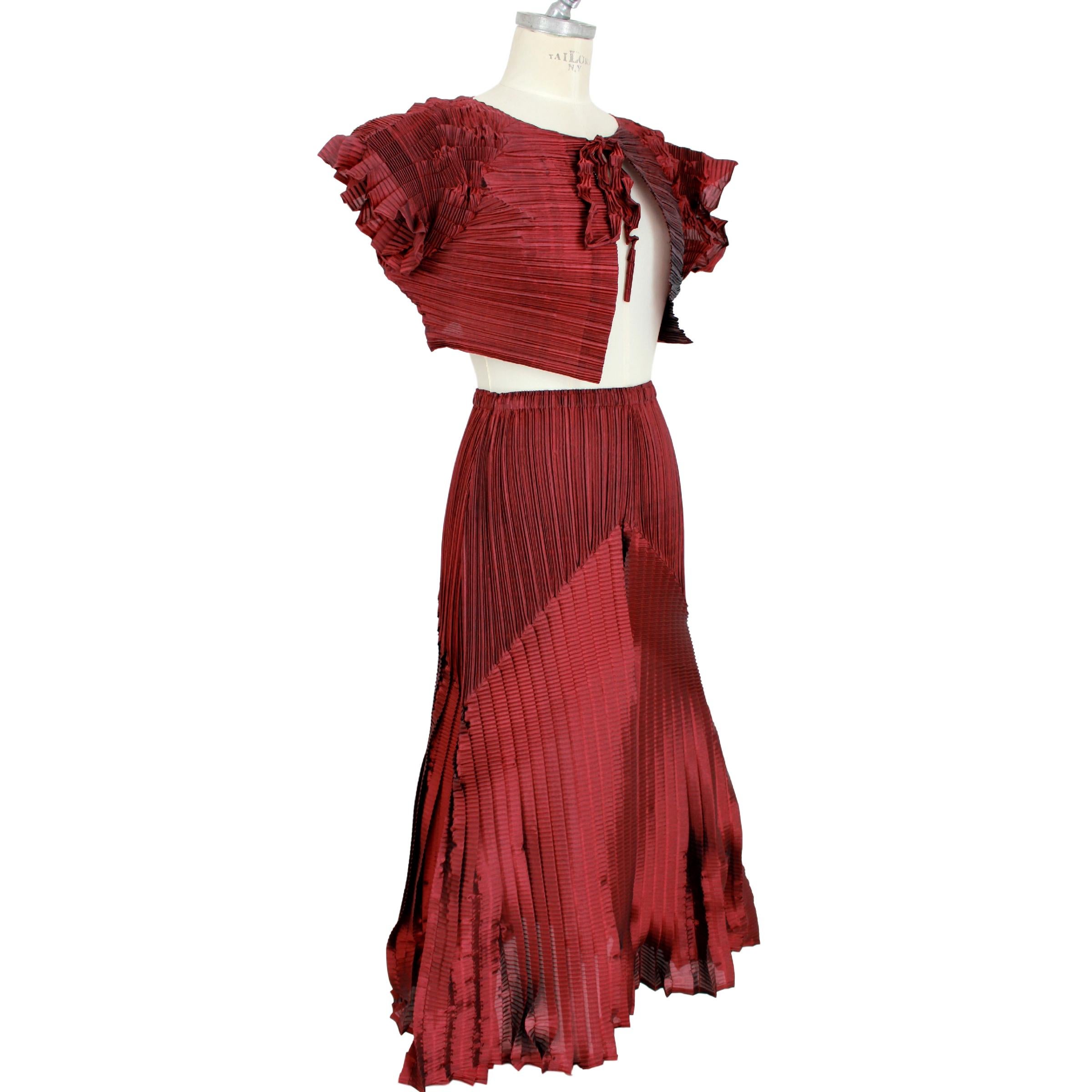 1990s Issey Miyake Red Purple Pleated Set Dress Maxi Skirt Suit In Excellent Condition In Brindisi, Bt
