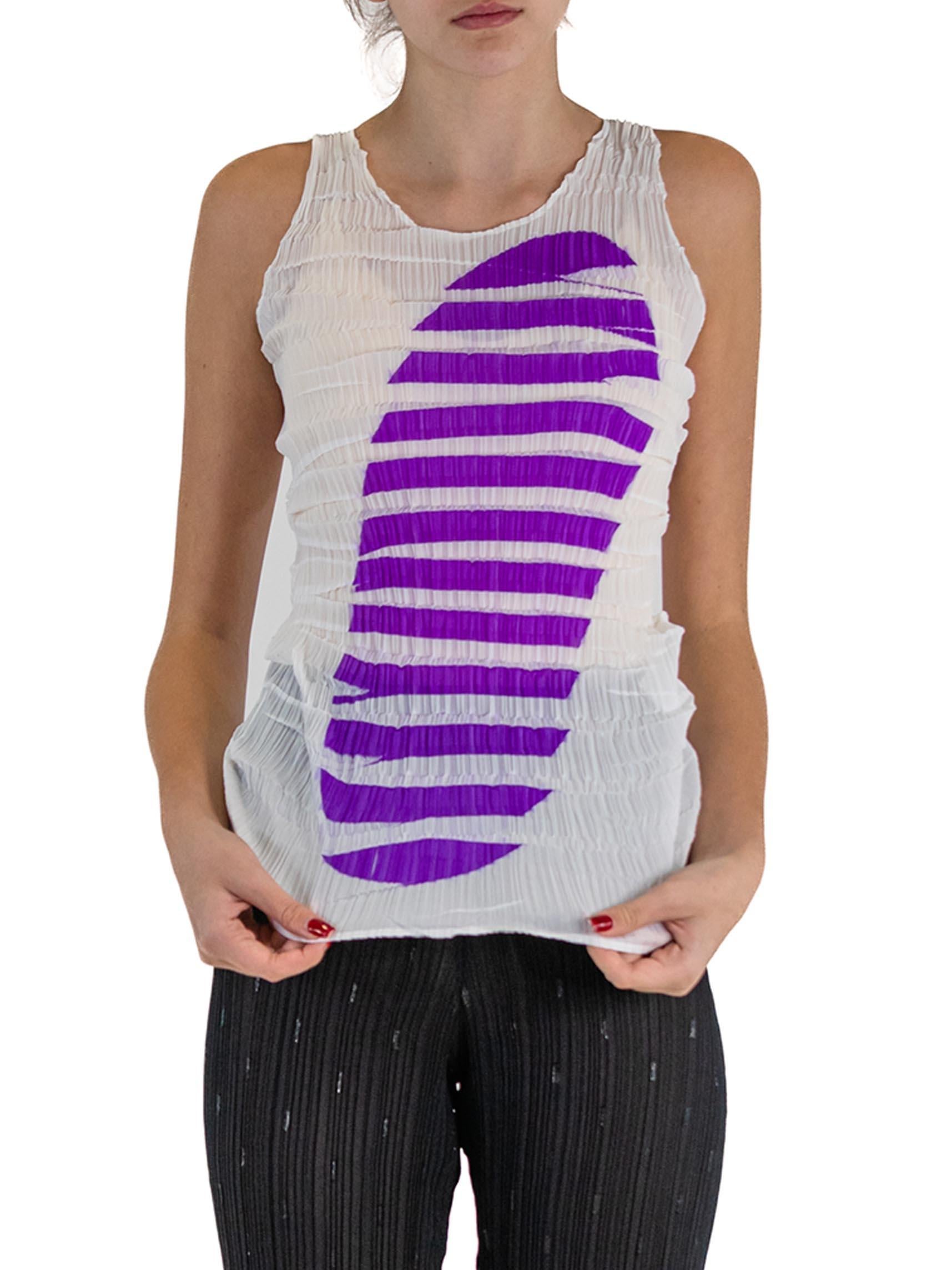 1990S ISSEY MIYAKE White Pleated Polyester Top With Printed Purple Shape For Sale 3