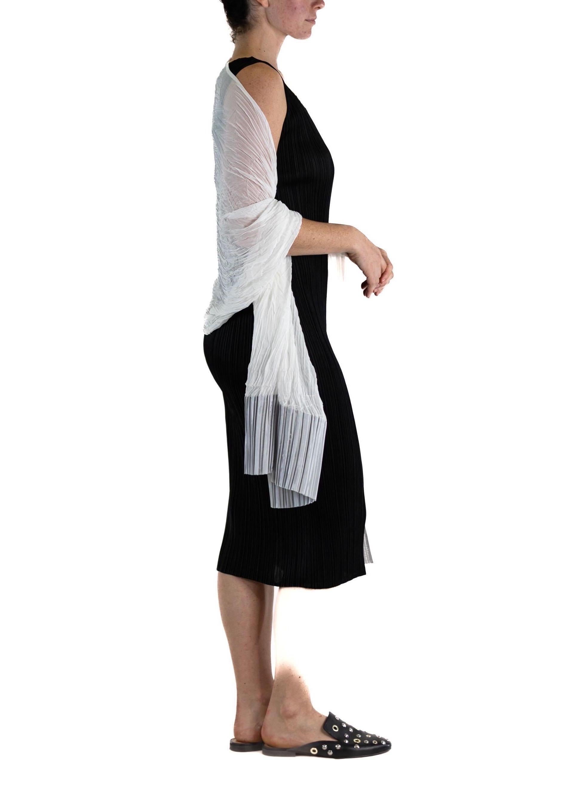 1990S ISSEY MIYAKE White & Silver Poly Blend Long Pleated Scarf For Sale 1