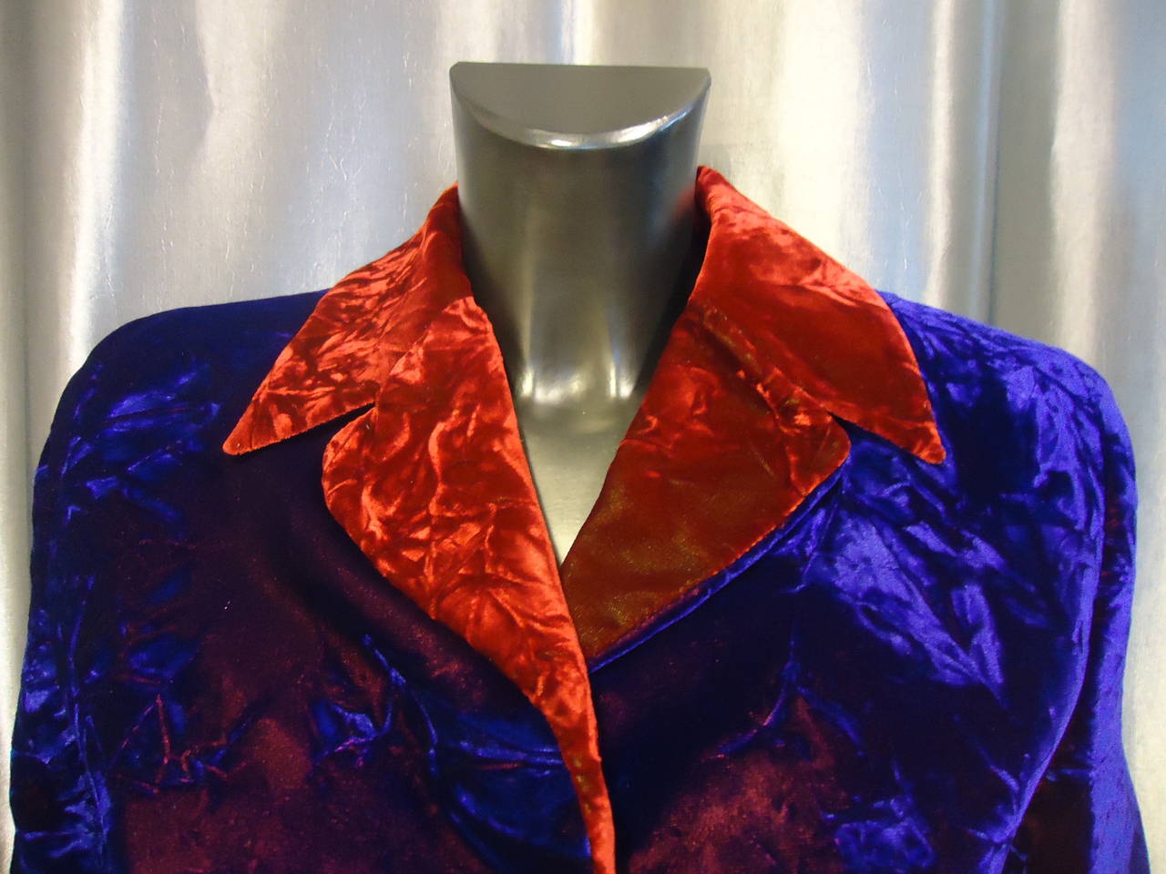 Costume robe et pardessus Gianni Versace des années 1990 en vente 1