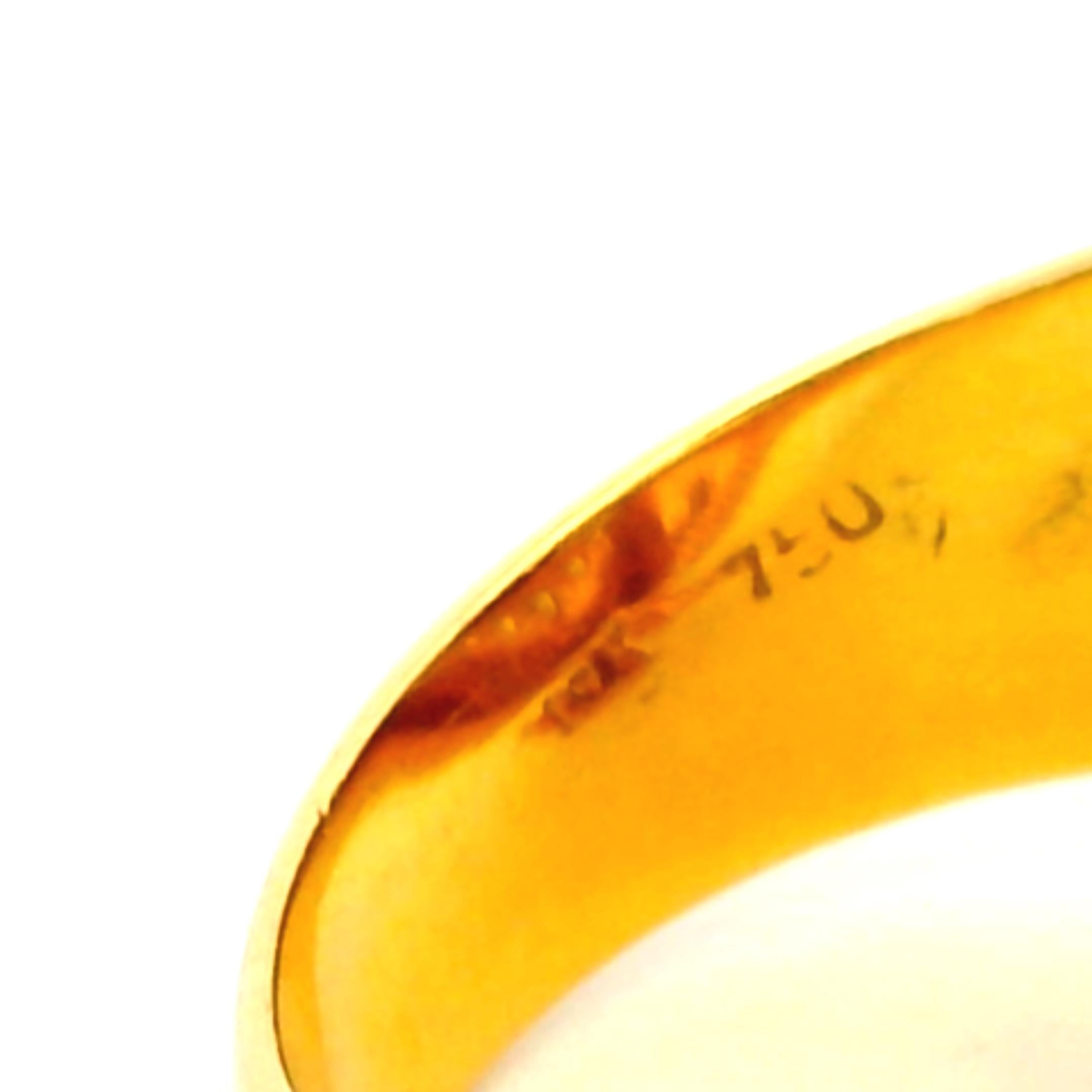 1990s Italian 18K Gold Ruby and Diamond Halo Ring in vendita 1