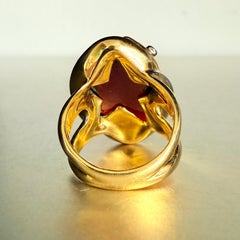 1990er Jahre italienischer handwerklicher Granatstein-Gelbgoldring