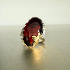 1990s Italian Artisanal Garnet Stone Yellow Gold Ring