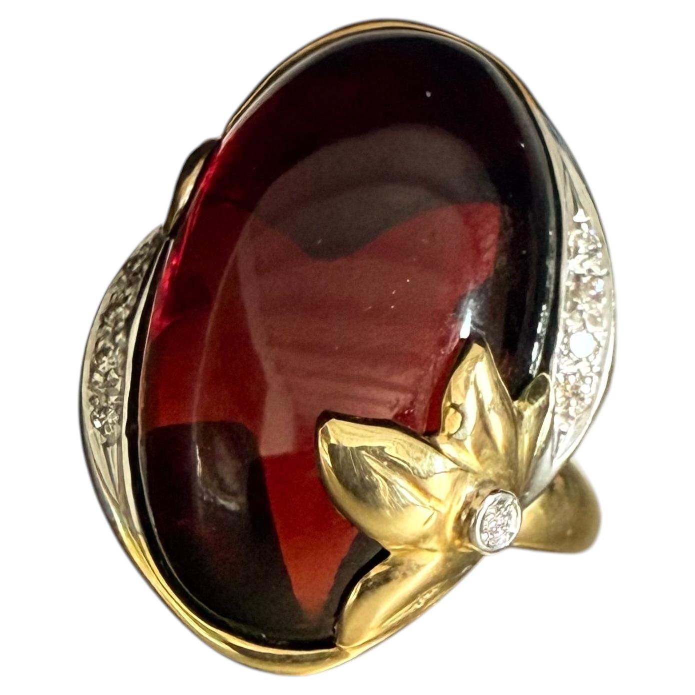 1990 Italian Artisanal Garnet Stone Yellow Gold Ring (bague en or jaune avec pierre de grenat)