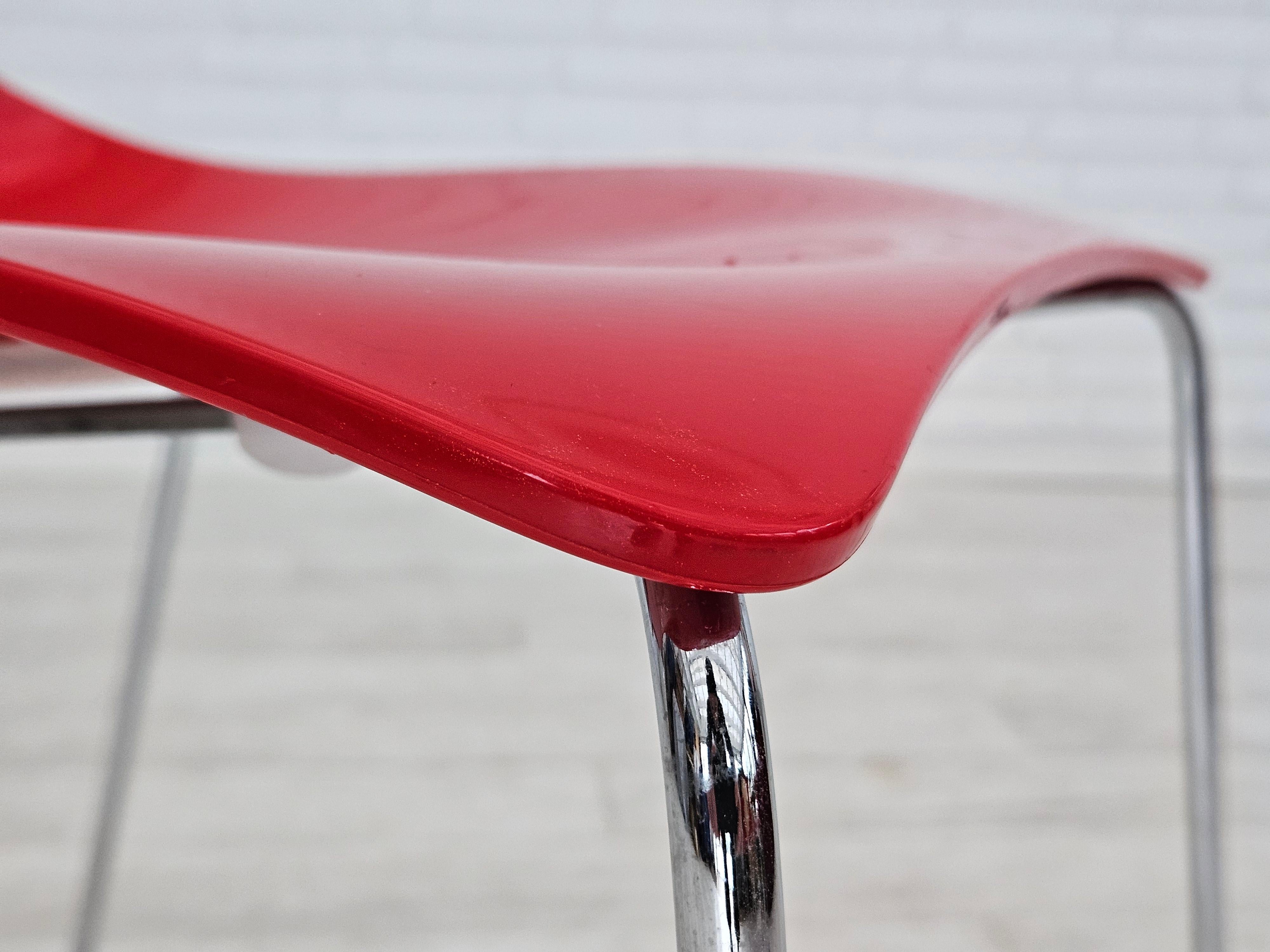 Acier Années 1990, design italien de Gino Carollo, ensemble de 4 chaises, modèle « Delta », original. en vente