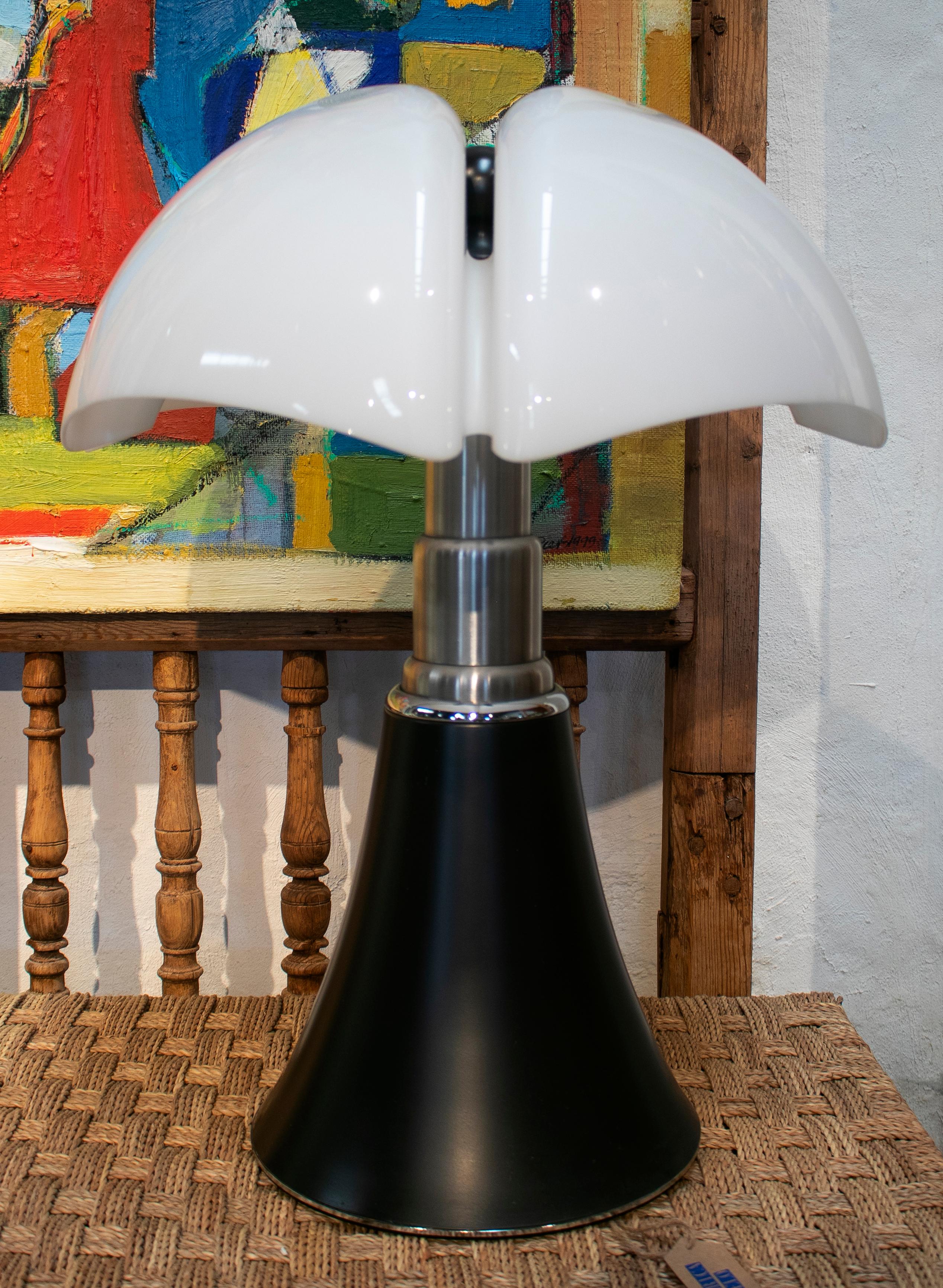 1990s Italian Martinello Luce Pipistrello table lamp.