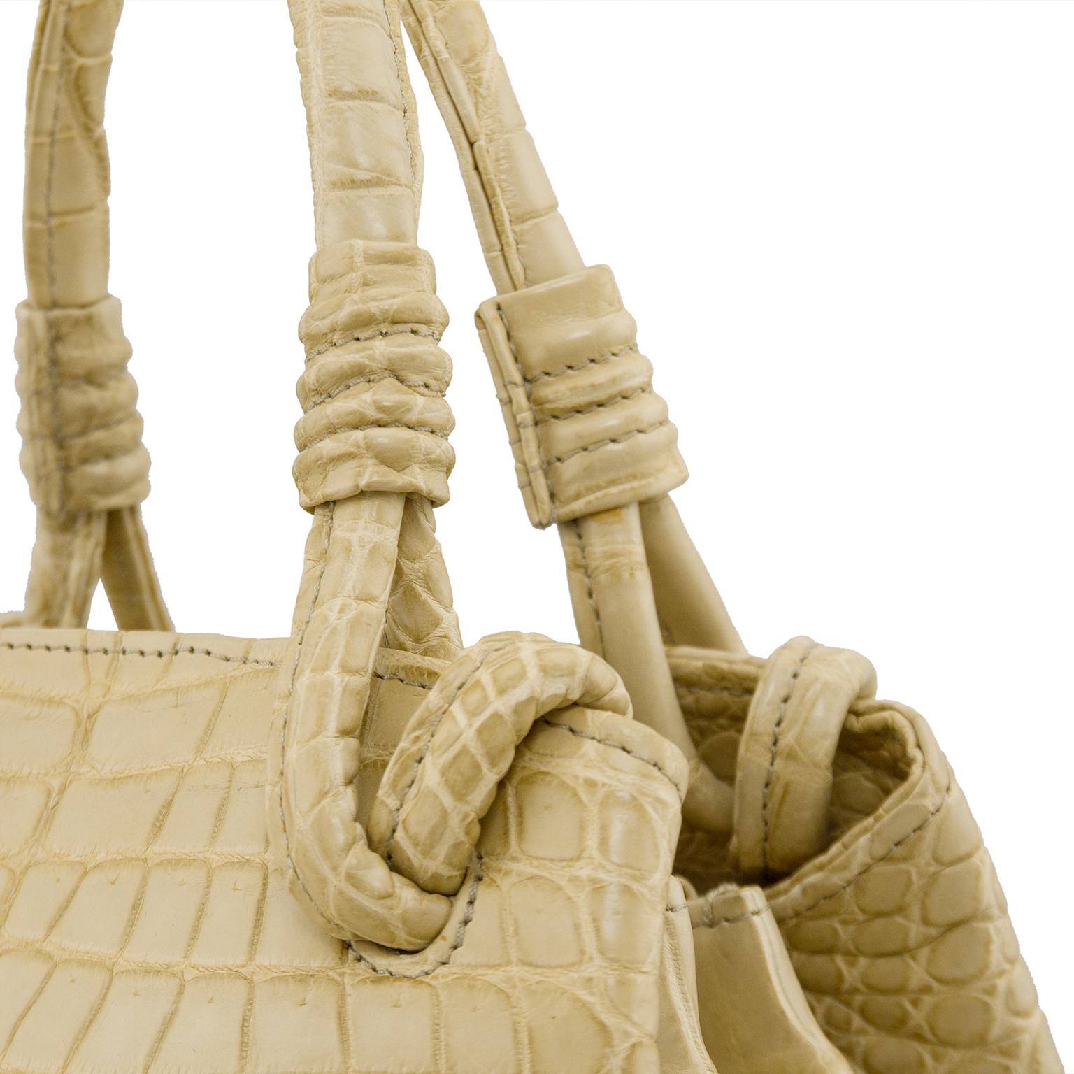 1990s Italian Matte Beige Croc Effect Top Handle Handbag In Good Condition For Sale In Toronto, Ontario