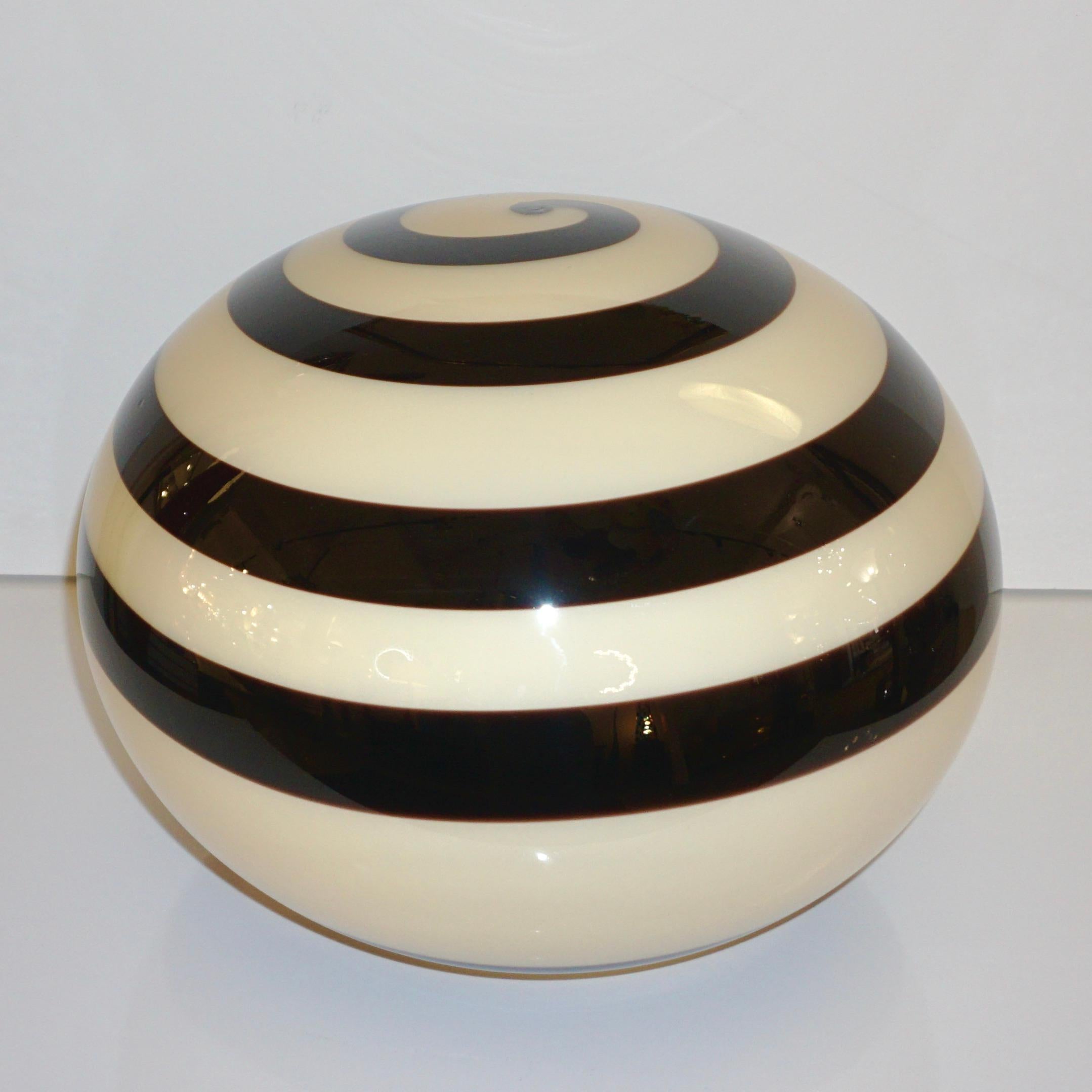 1990s Italian Mid-Century Modern Pair of Black & White Glass Globe Sphere Lamps 1