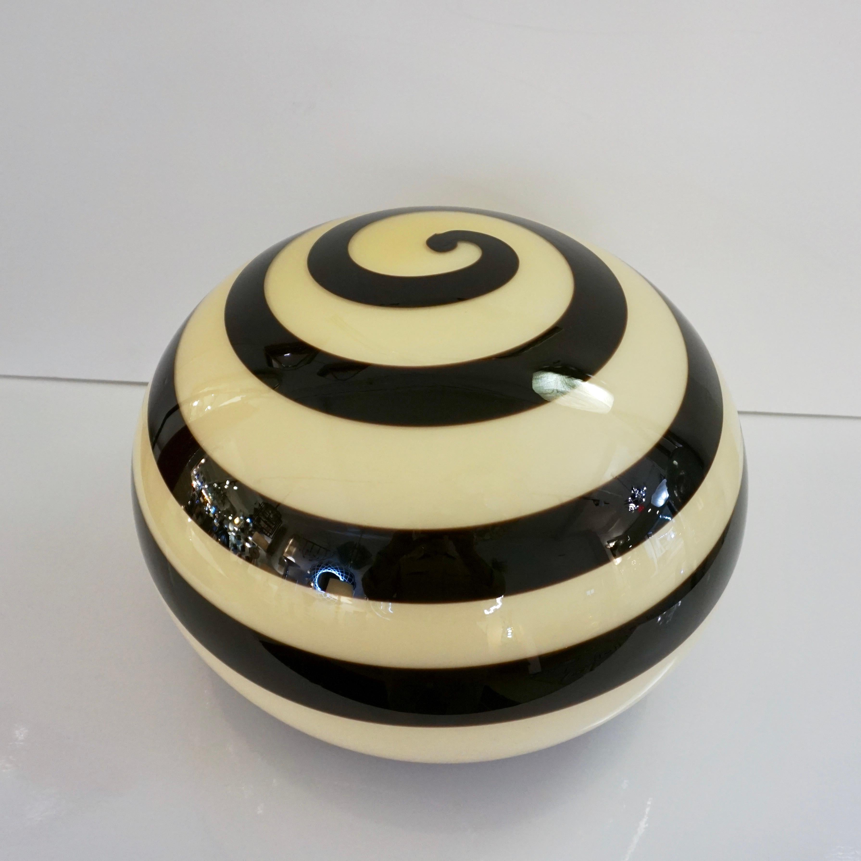 1990s Italian Mid-Century Modern Pair of Black & White Glass Globe Sphere Lamps 3