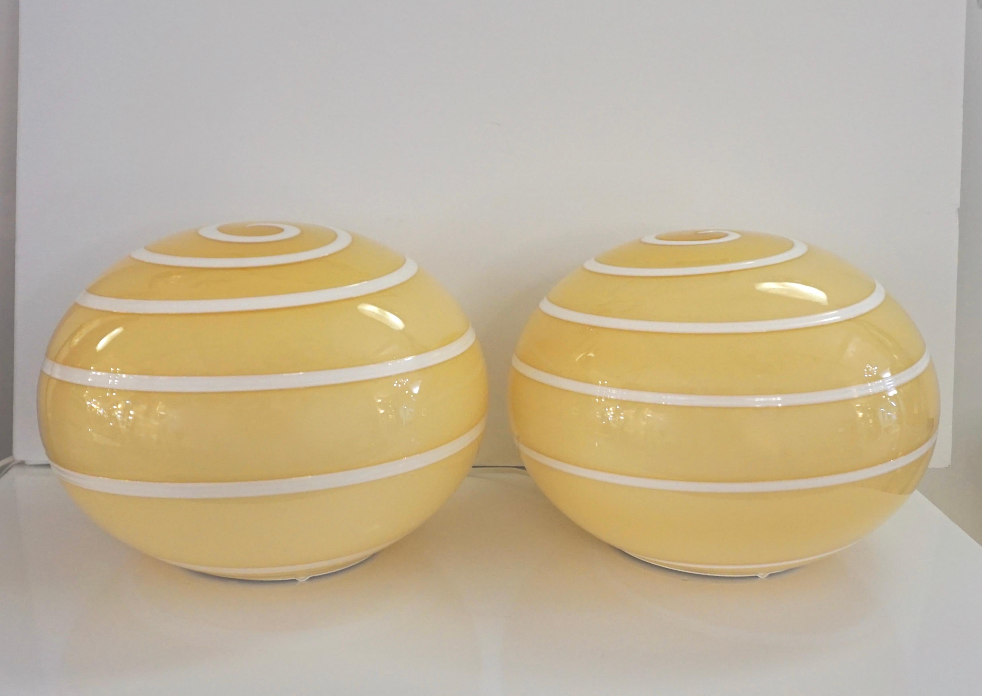 1990s Italian Mid-Century Modern Pair of White & Golden Cream Globe Glass Lamps 7