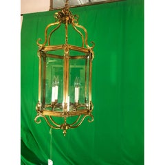 Lampadario italiano anni '90 a sei luci con lanterna in ottone e pannelli di vetro