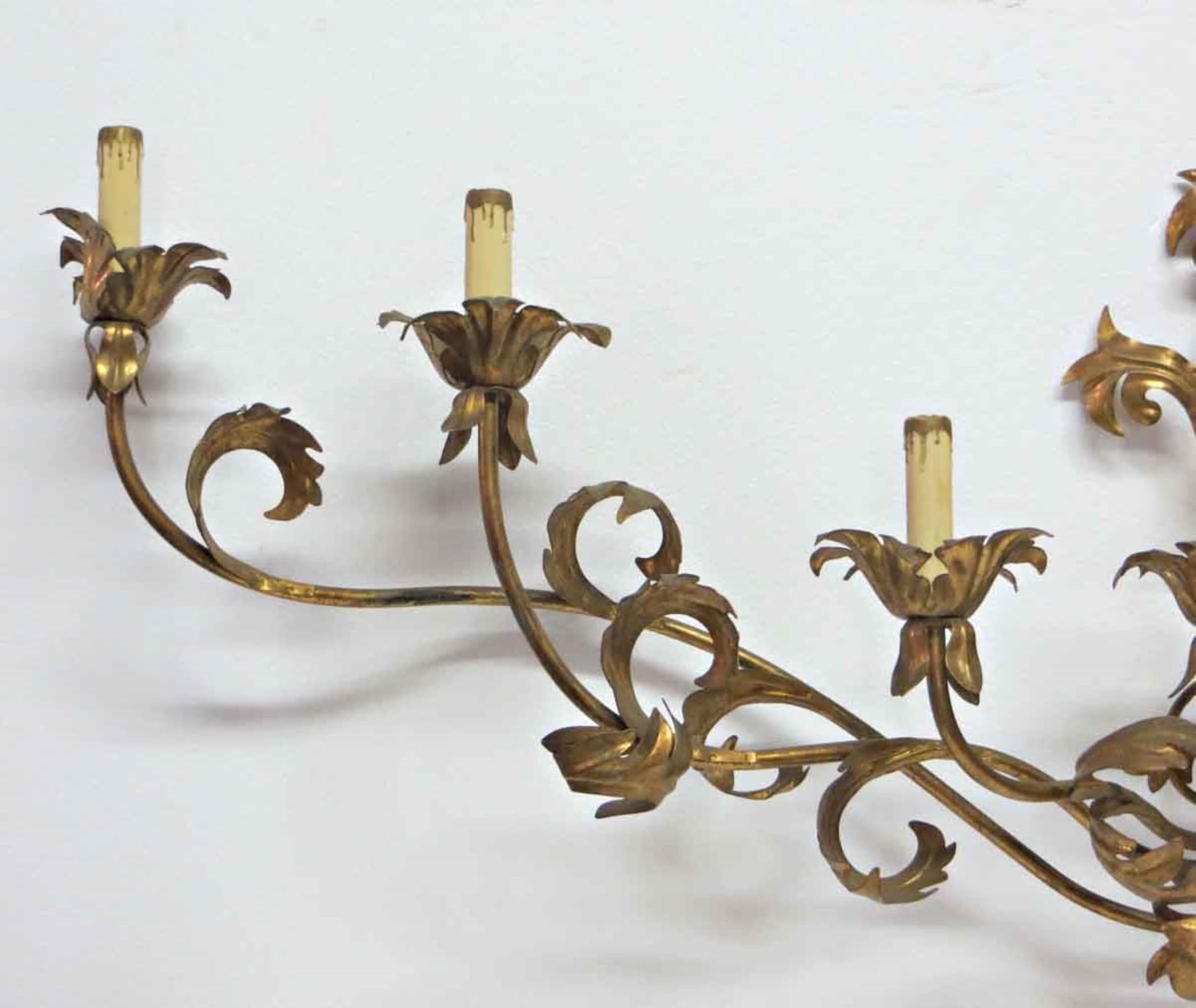 Late 20th Century 1990s Italian Wide Gold Sconce Floral Leaf Design with 9-Light