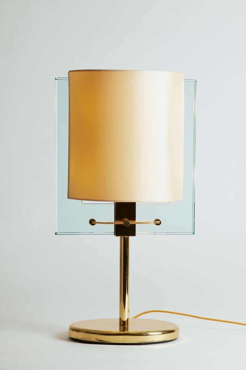 1990's Italy Nathalie Grenon for Fontana Arte Brass and Glass Table Lamp (Moderne der Mitte des Jahrhunderts)