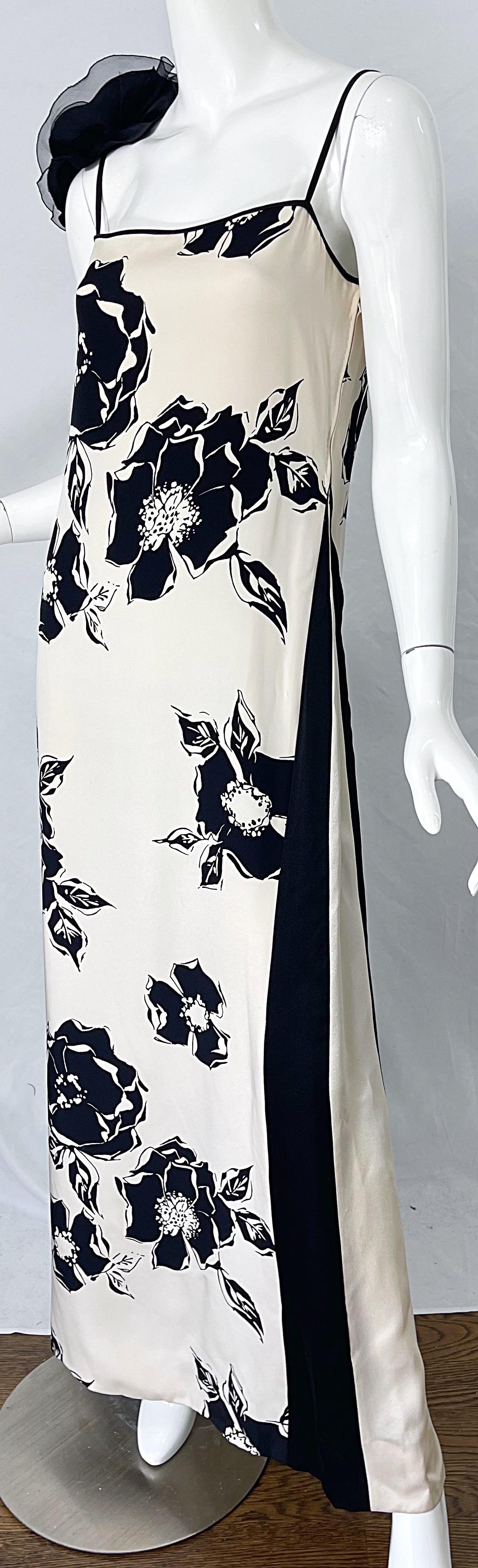 1990s James Galanos Black and White Rosette Sleeve Vintage 90s Silk Gown Dress In Excellent Condition For Sale In San Diego, CA