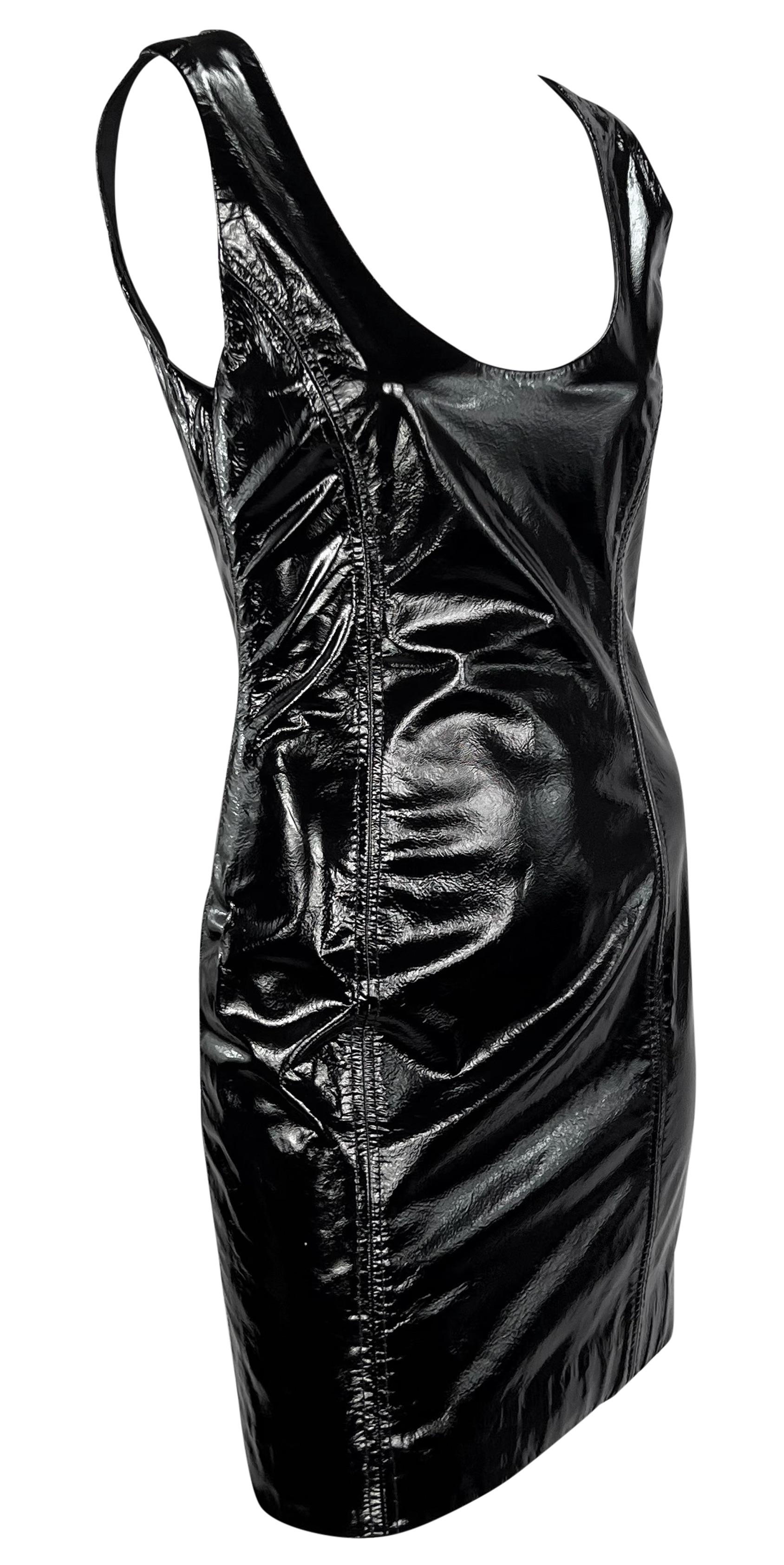 1990 A James Galanos Couture Mini robe sans manches en cuir verni noir en vente 2