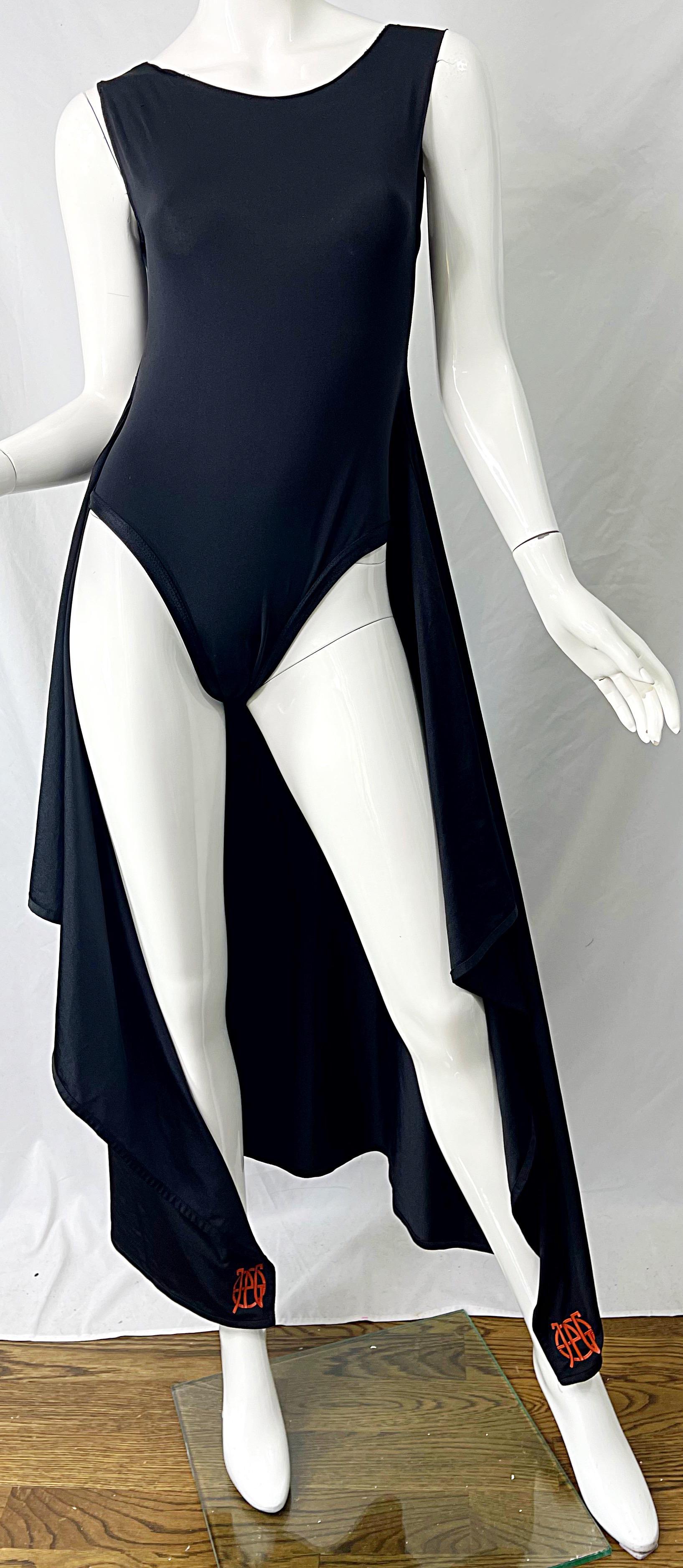 1990er Jean Paul Gaultier Schwarzes einteiliges Bodysuit-Wickelkleid mit Logo aus den 90ern im Angebot 9