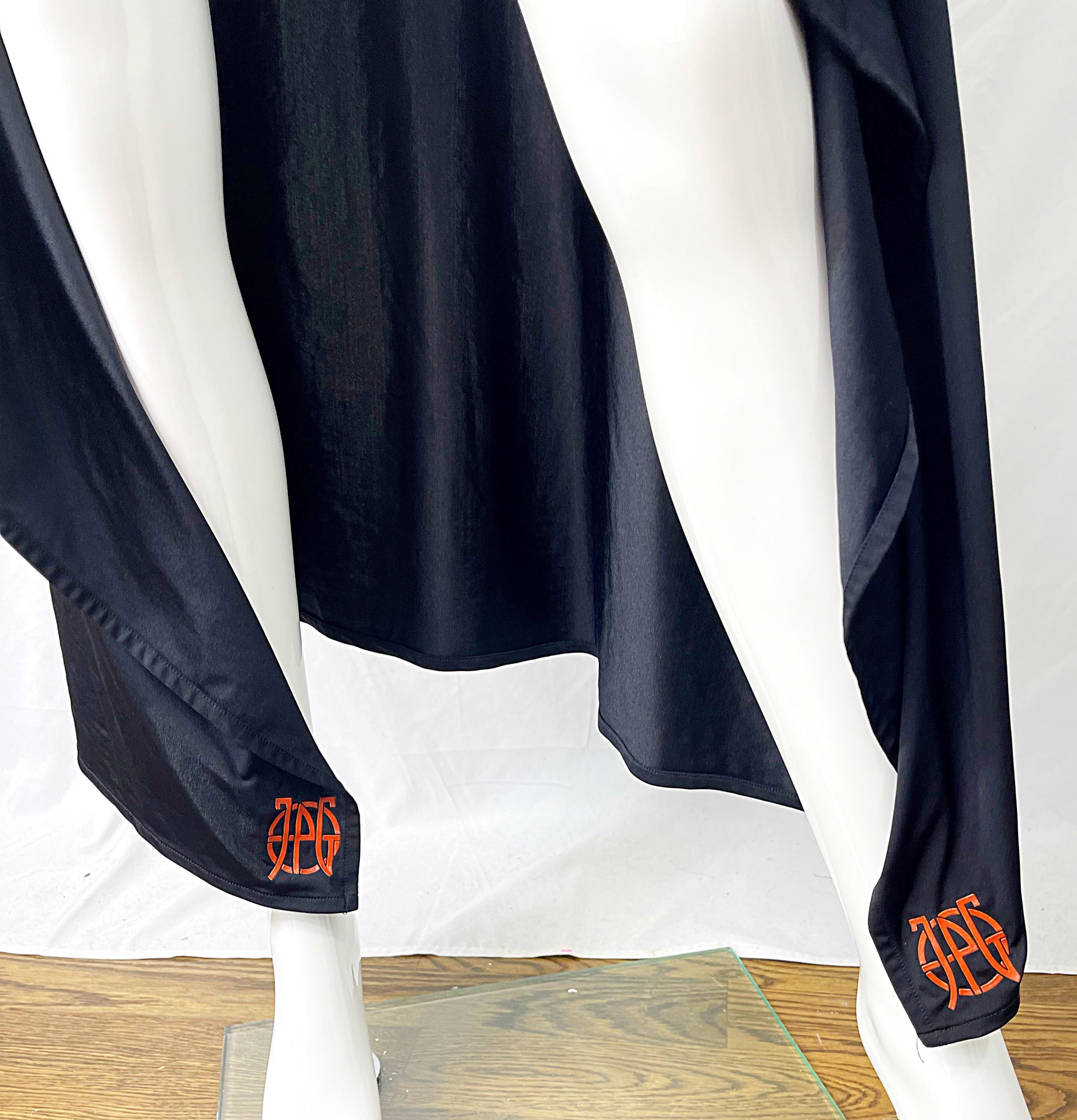 1990er Jean Paul Gaultier Schwarzes einteiliges Bodysuit-Wickelkleid mit Logo aus den 90ern im Angebot 2