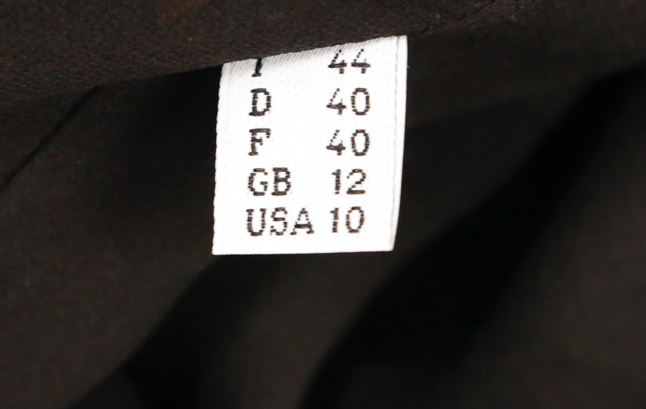 1990 JEAN PAUL GAULTIER vestido negro transparente con capelina y espalda con polisón en venta 7