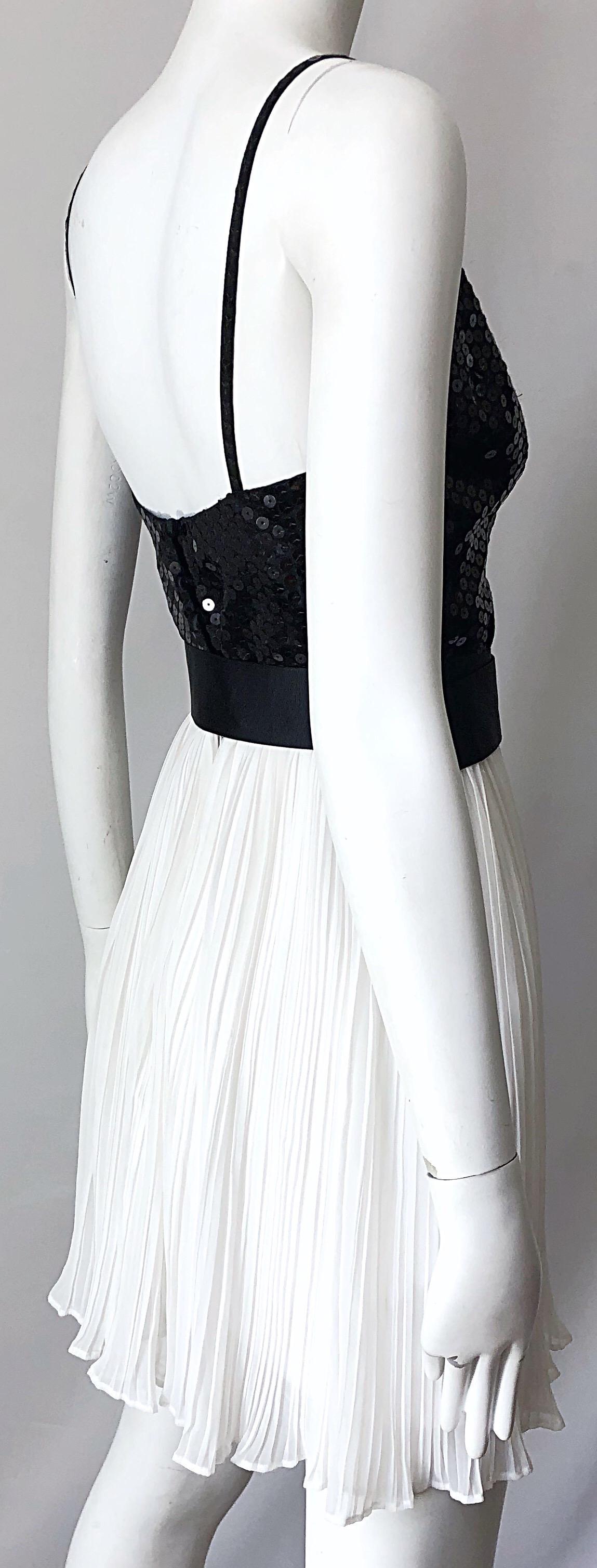 1990s Jenny Packham Black and White Sequined Silk Vintage 90s Mini Dress For Sale 2