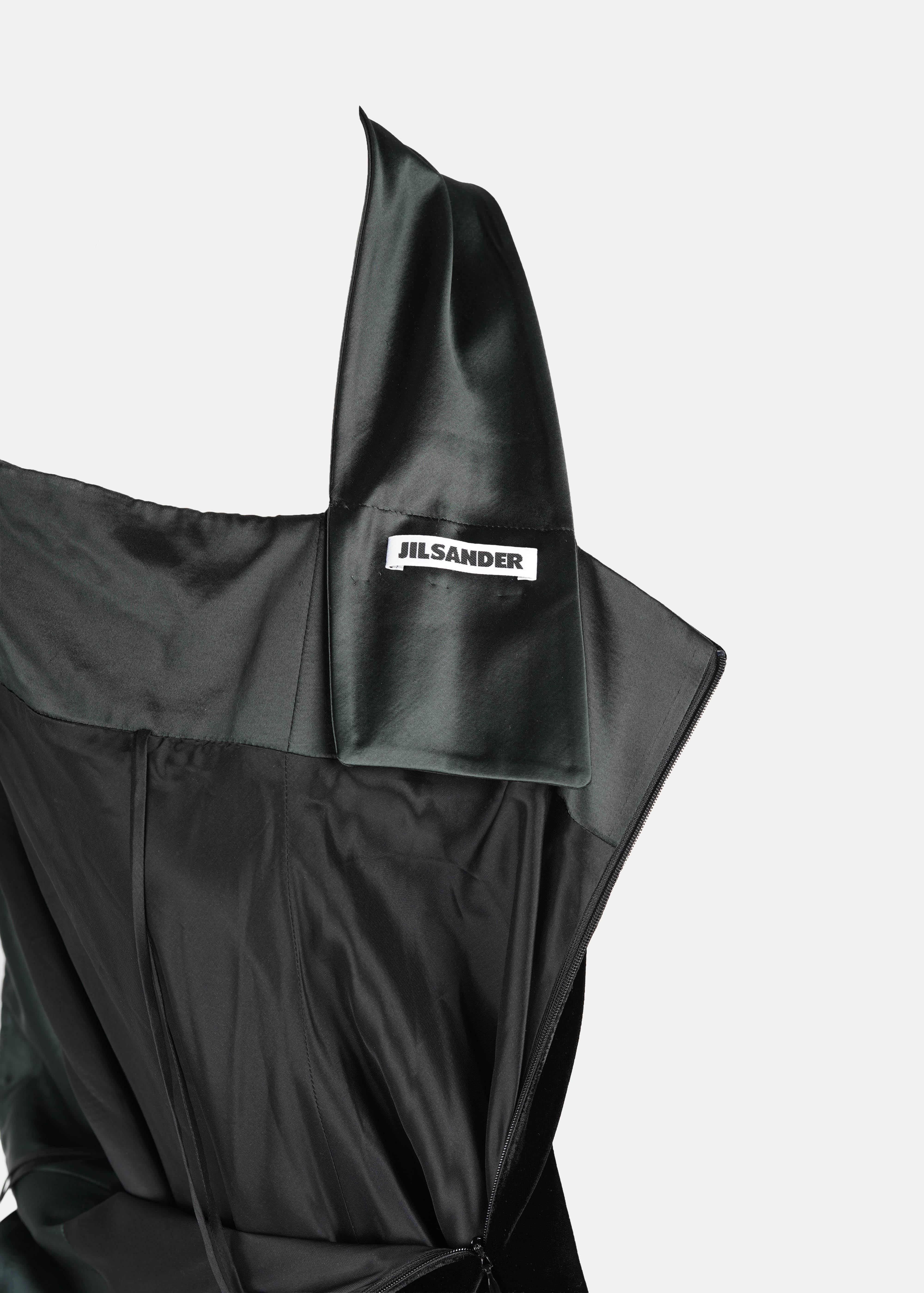 1990er Jil Sander Schwarzes Samtkleid mit schimmerndem dunkelwaldgrünem Satineinsatz im Angebot 2