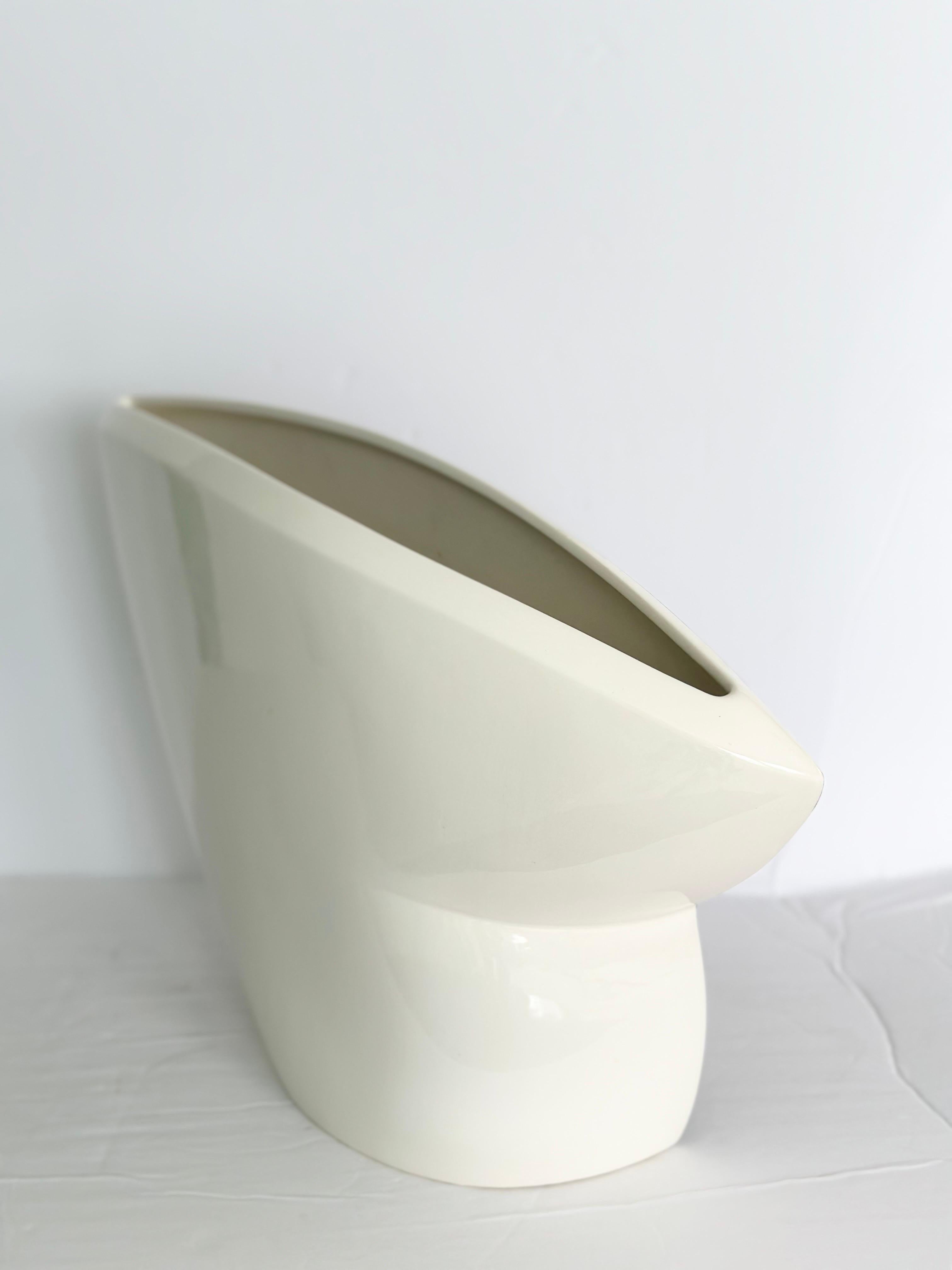 1990s John Bergen Studio Postmodern Black and White Ceramic Amorphous Vase  For Sale 2