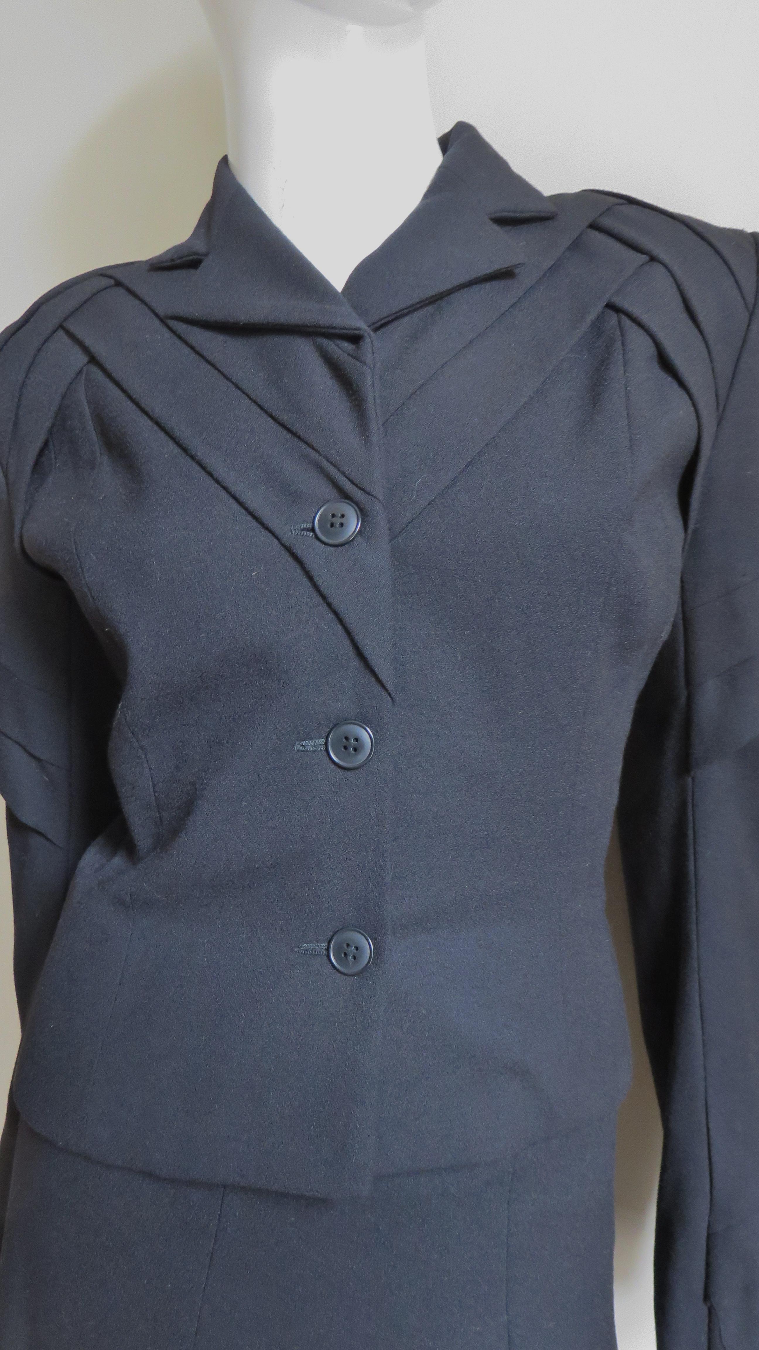John Galliano, tailleur jupe de défilé avec détails élaborés 1990 Excellent état - En vente à Water Mill, NY