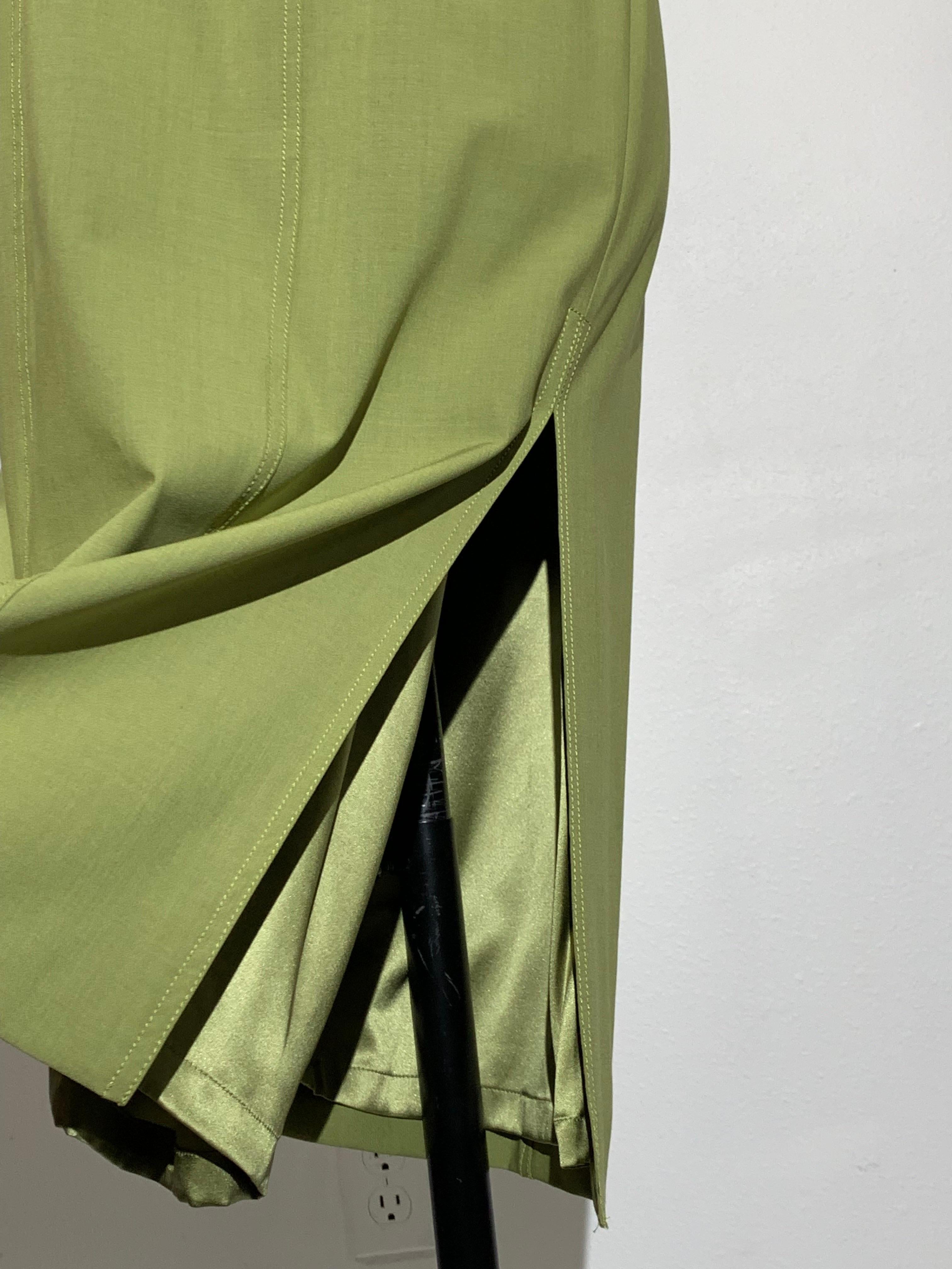 1990 John Galliano Sage Green Lightweight Wool Stretch Sheath Dress (robe fourreau en laine extensible) en vente 4