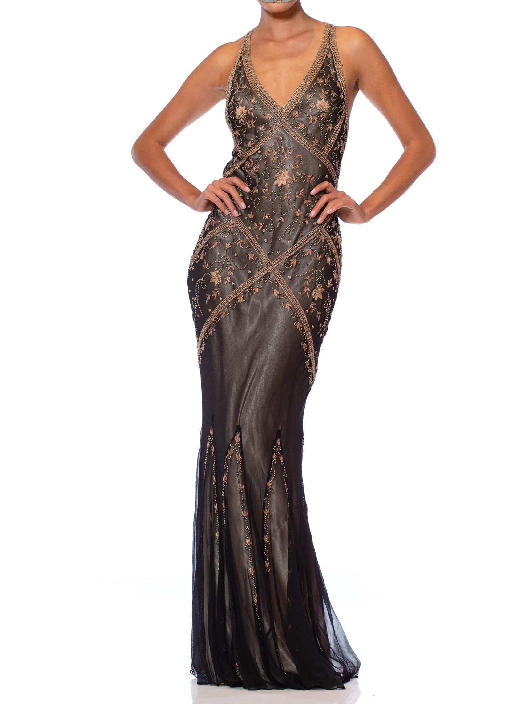1990S JOHN GALLIANO Stil Schwarzer Schrägschnitt Seidenchiffon über Satin Perlen & Besticktes Kleid