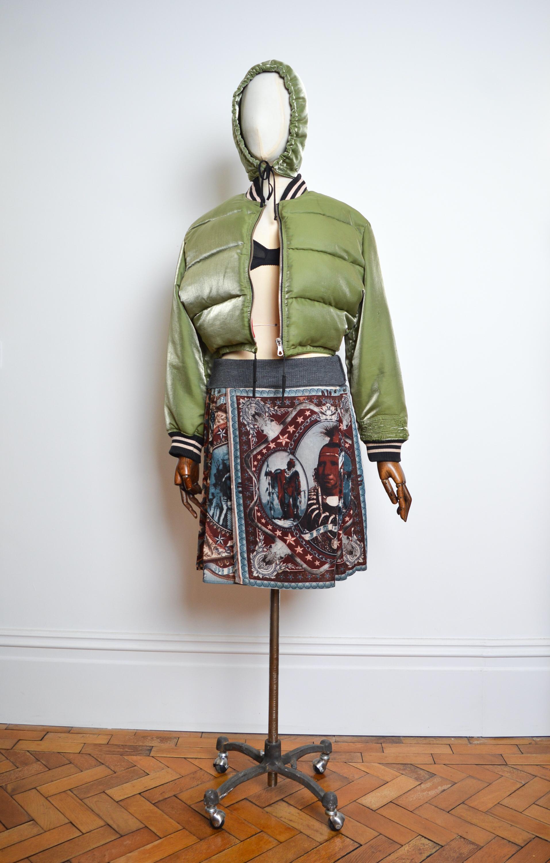 1990's JPG Khaki Green JEAN PAUL GAULTIER Cropped Bomber puffer Jacket with Hood For Sale 2
